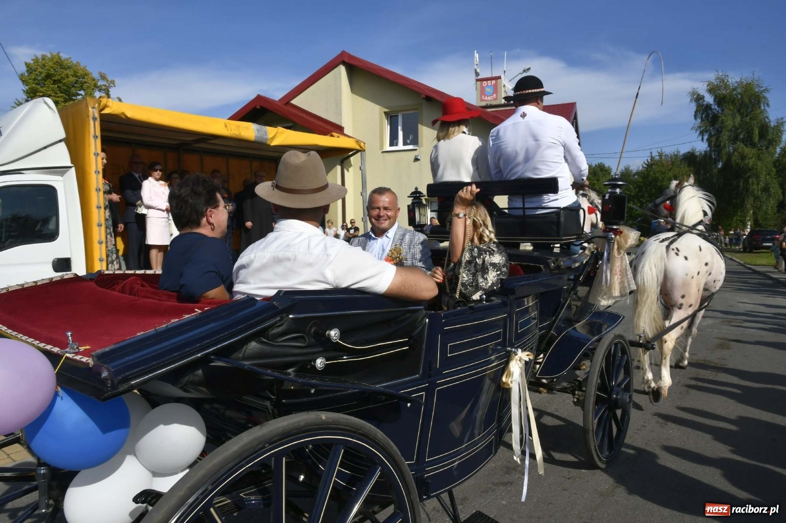 Zdjęcie w galerii na portalu naszraciborz.pl: Szaleństwo w Łańcach. Dożynki gminy Kornowac wiadomości z regionu