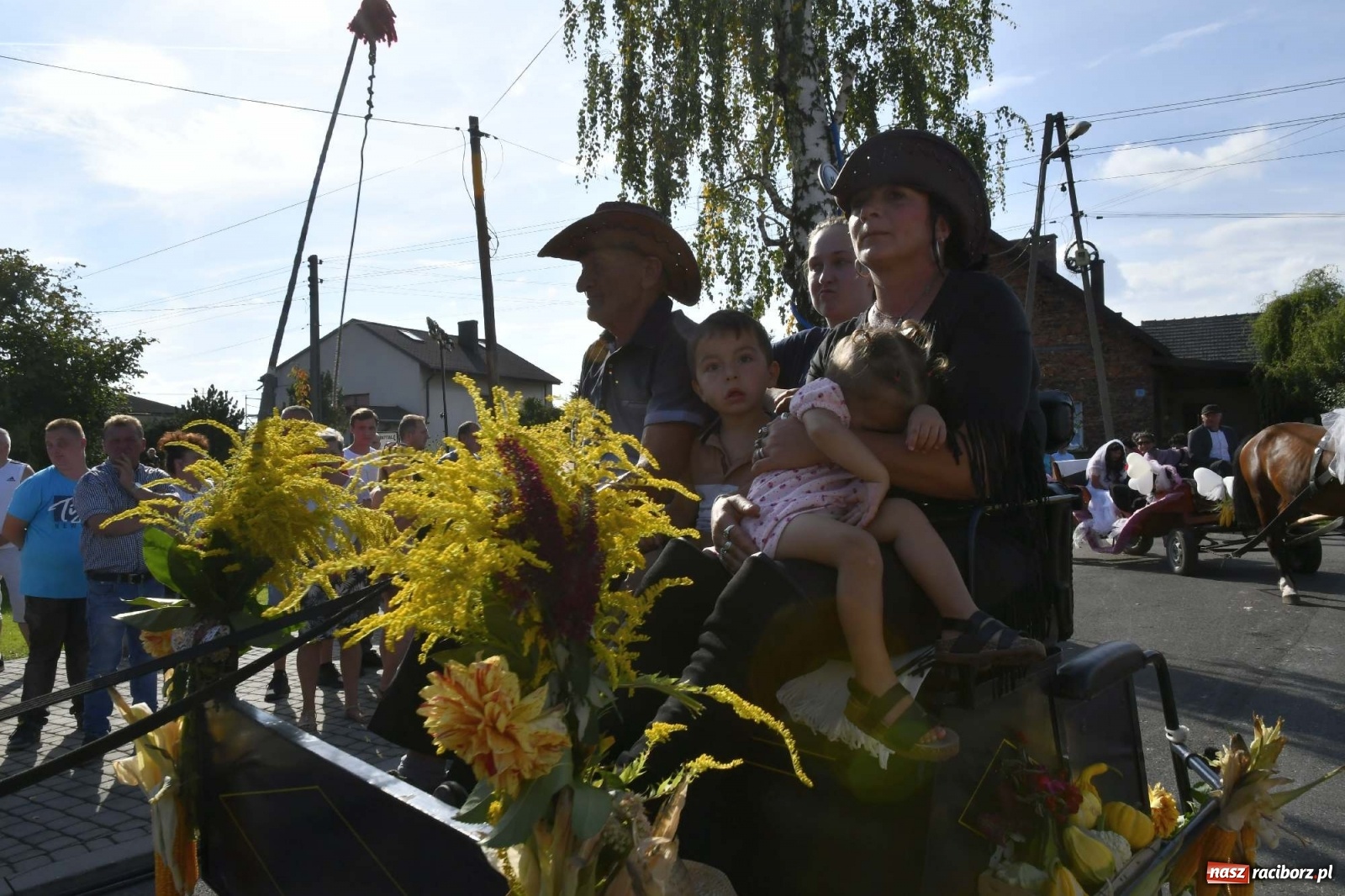Zdjęcie w galerii na portalu naszraciborz.pl: Szaleństwo w Łańcach. Dożynki gminy Kornowac wiadomości z regionu