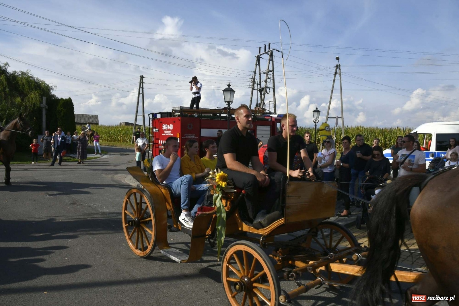 Zdjęcie w galerii na portalu naszraciborz.pl: Szaleństwo w Łańcach. Dożynki gminy Kornowac wiadomości z regionu
