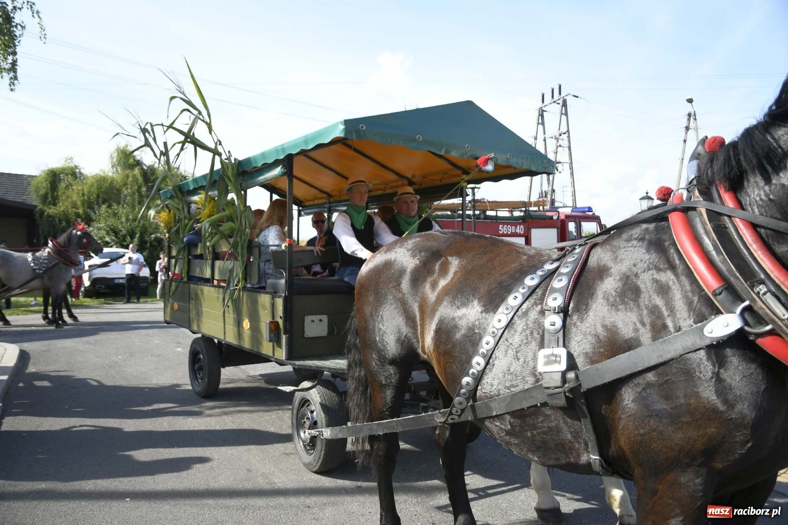 Zdjęcie w galerii na portalu naszraciborz.pl: Szaleństwo w Łańcach. Dożynki gminy Kornowac wiadomości z regionu