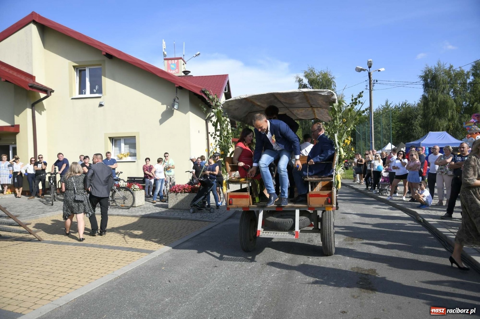 Zdjęcie w galerii na portalu naszraciborz.pl: Szaleństwo w Łańcach. Dożynki gminy Kornowac wiadomości z regionu