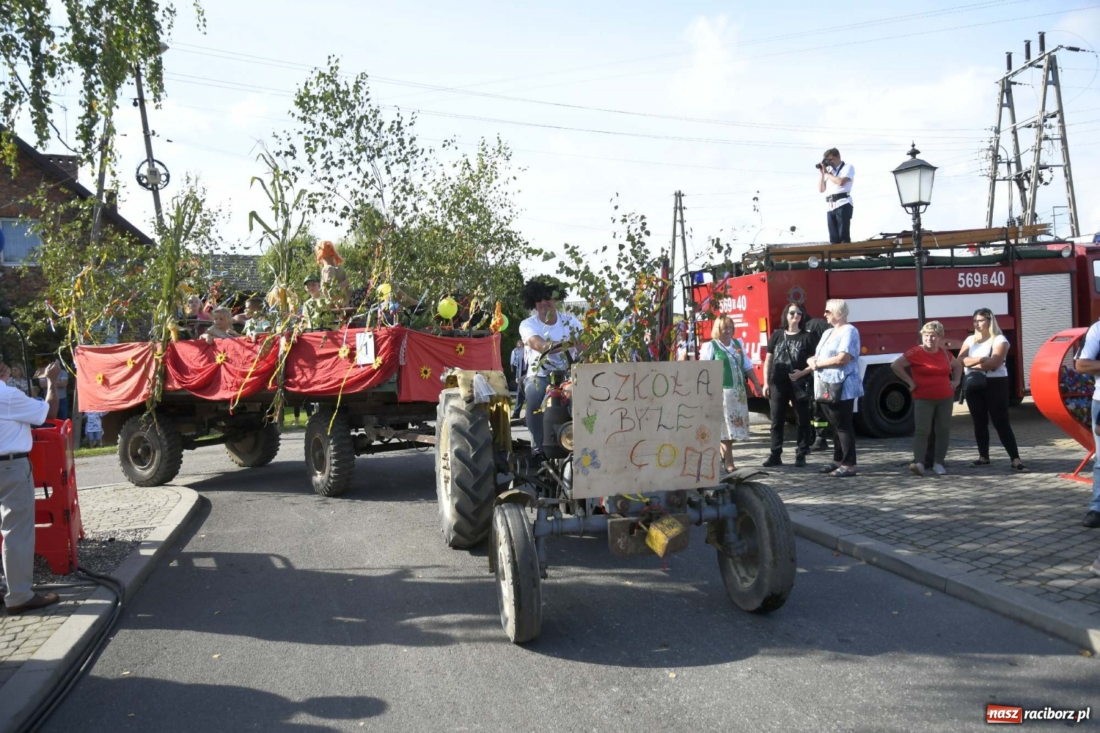 Zdjęcie w galerii na portalu naszraciborz.pl: Szaleństwo w Łańcach. Dożynki gminy Kornowac wiadomości z regionu