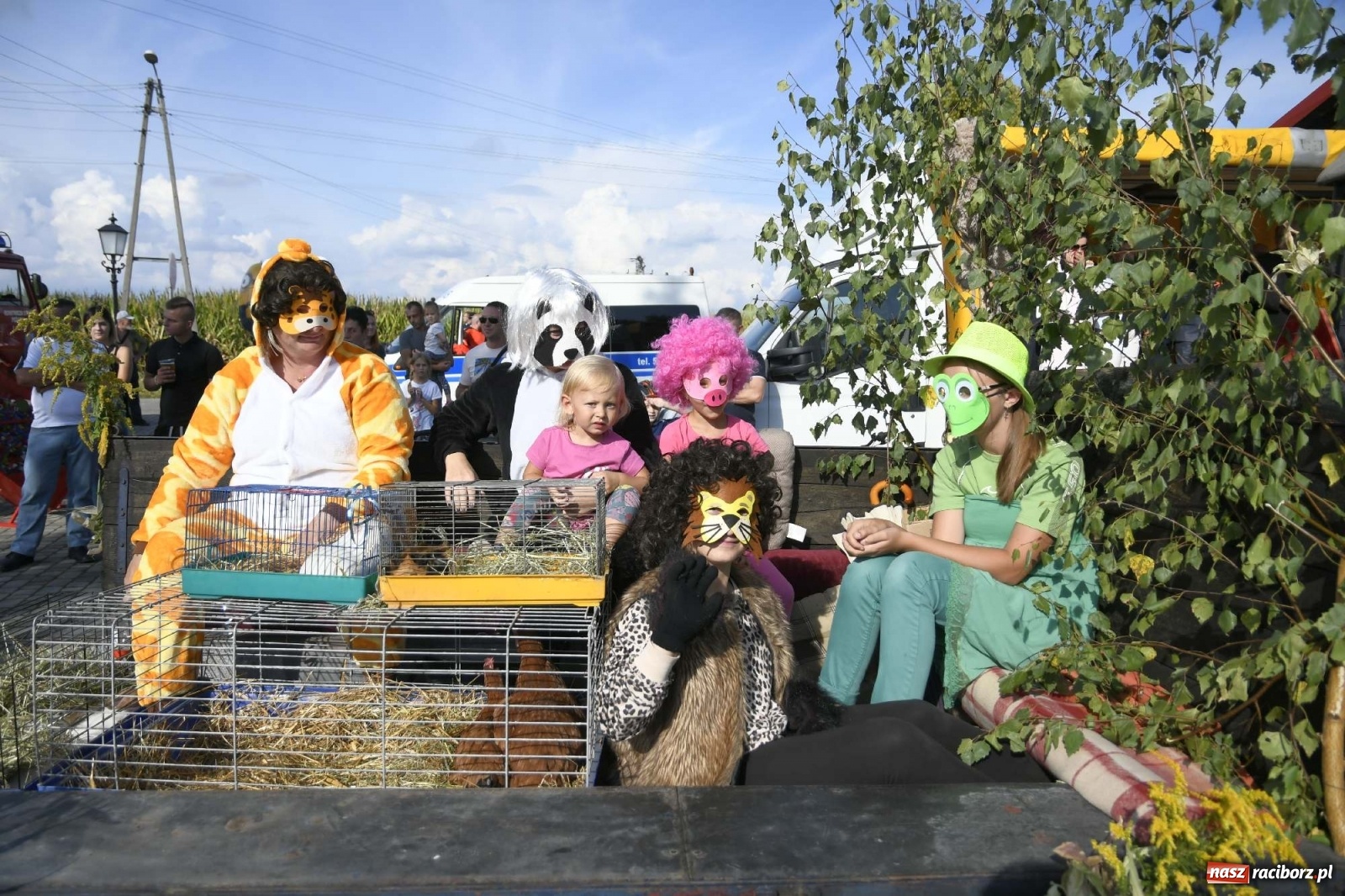 Zdjęcie w galerii na portalu naszraciborz.pl: Szaleństwo w Łańcach. Dożynki gminy Kornowac wiadomości z regionu