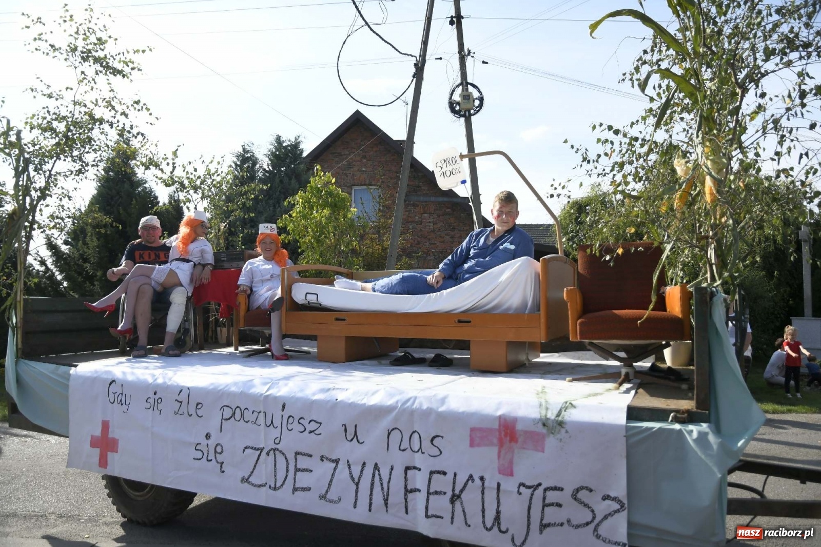 Zdjęcie w galerii na portalu naszraciborz.pl: Szaleństwo w Łańcach. Dożynki gminy Kornowac wiadomości z regionu