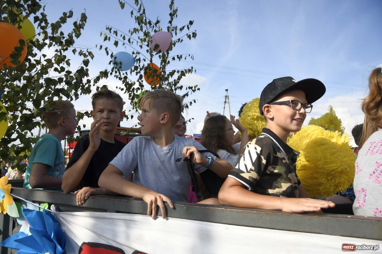 Zdjęcie w galerii na portalu naszraciborz.pl: Szaleństwo w Łańcach. Dożynki gminy Kornowac wiadomości z regionu