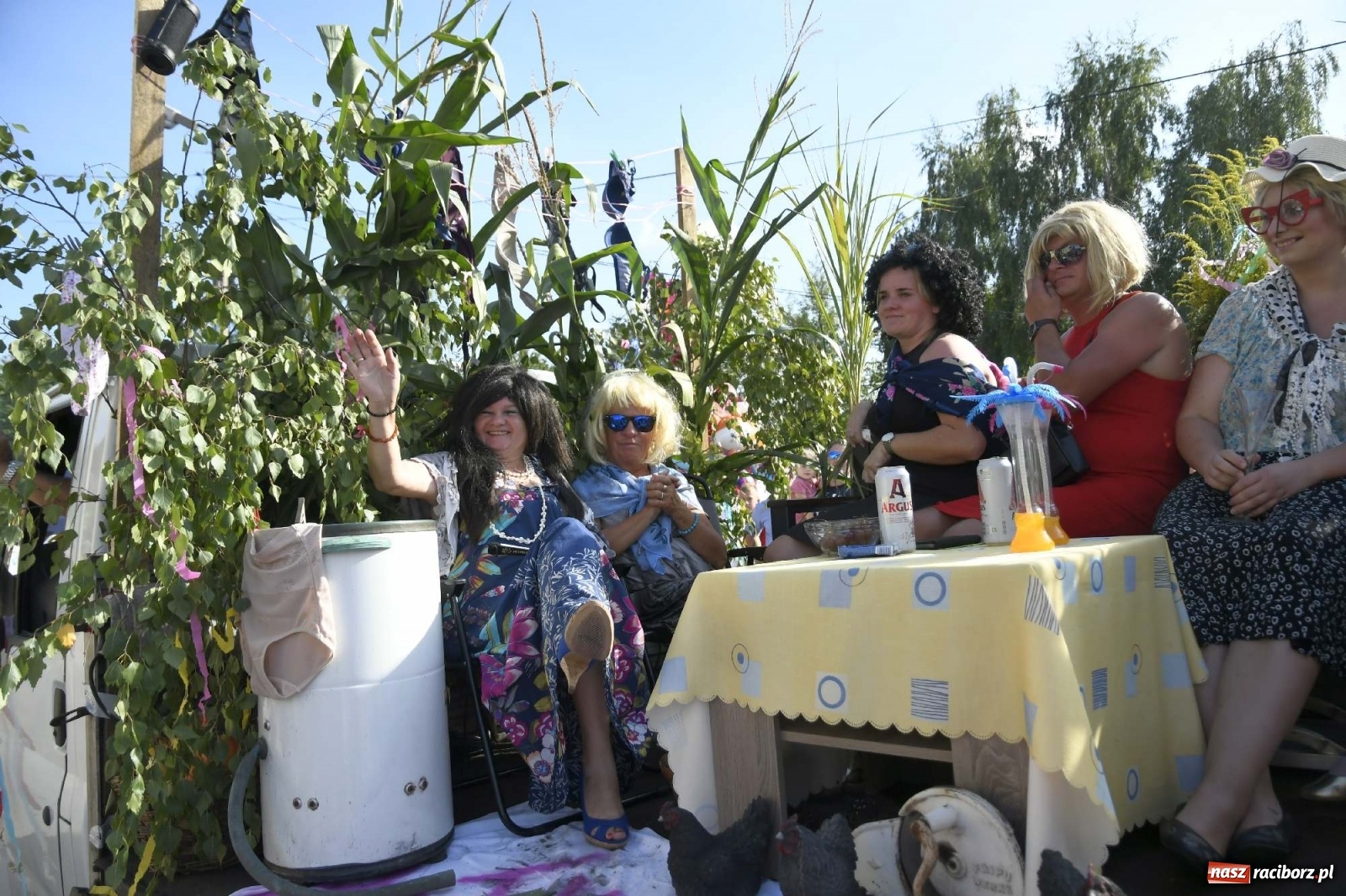 Zdjęcie w galerii na portalu naszraciborz.pl: Szaleństwo w Łańcach. Dożynki gminy Kornowac wiadomości z regionu