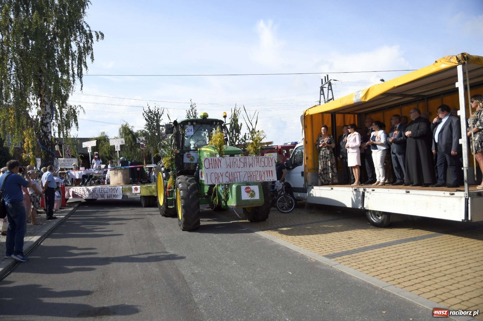 Zdjęcie w galerii na portalu naszraciborz.pl: Szaleństwo w Łańcach. Dożynki gminy Kornowac wiadomości z regionu