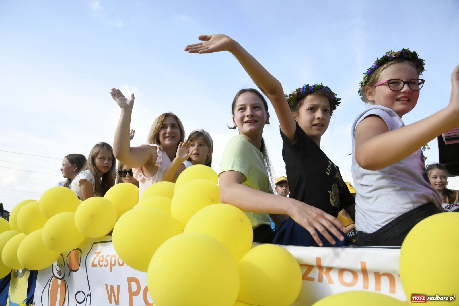 Zdjęcie w galerii na portalu naszraciborz.pl: Szaleństwo w Łańcach. Dożynki gminy Kornowac wiadomości z regionu