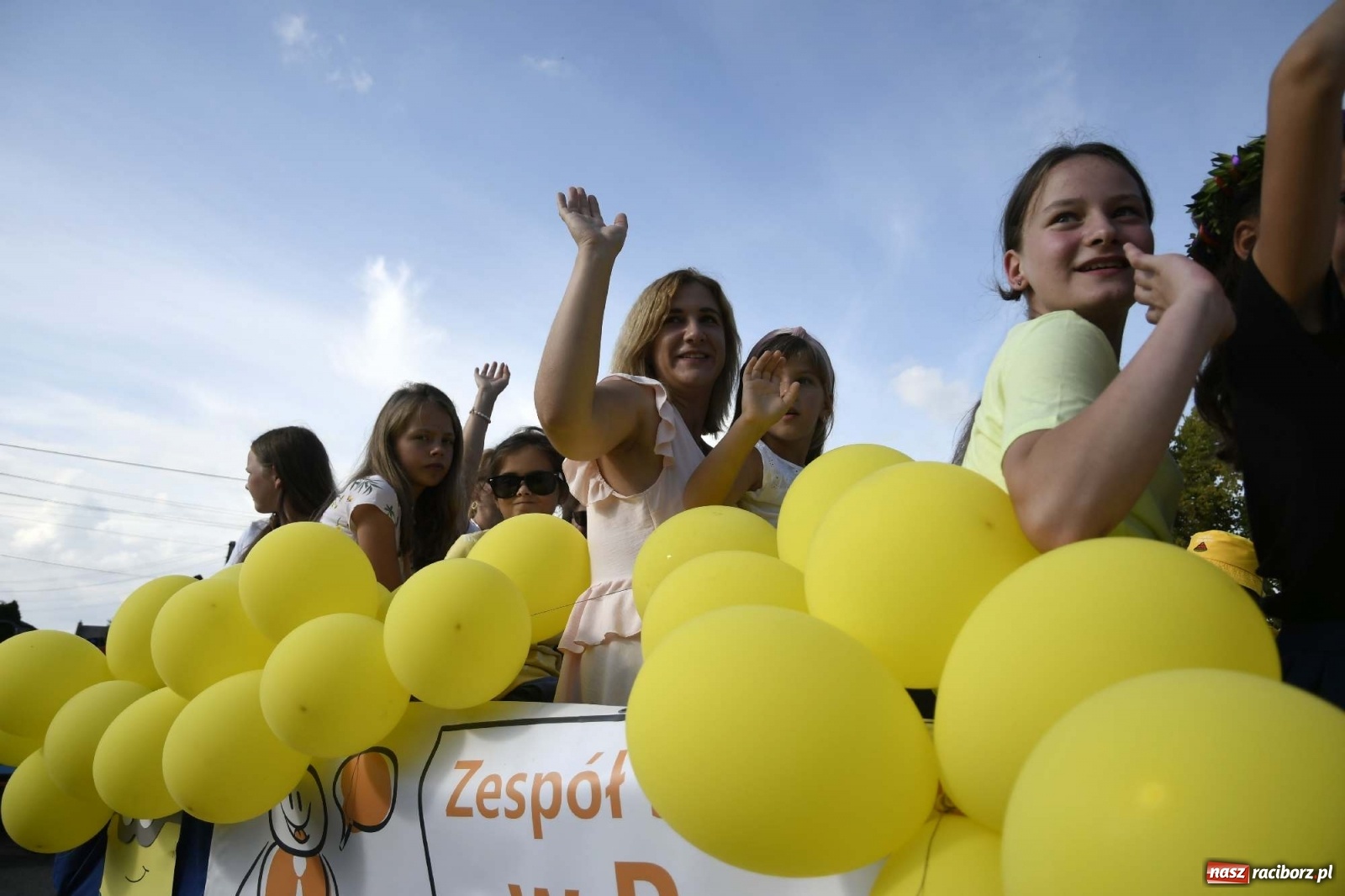 Zdjęcie w galerii na portalu naszraciborz.pl: Szaleństwo w Łańcach. Dożynki gminy Kornowac wiadomości z regionu