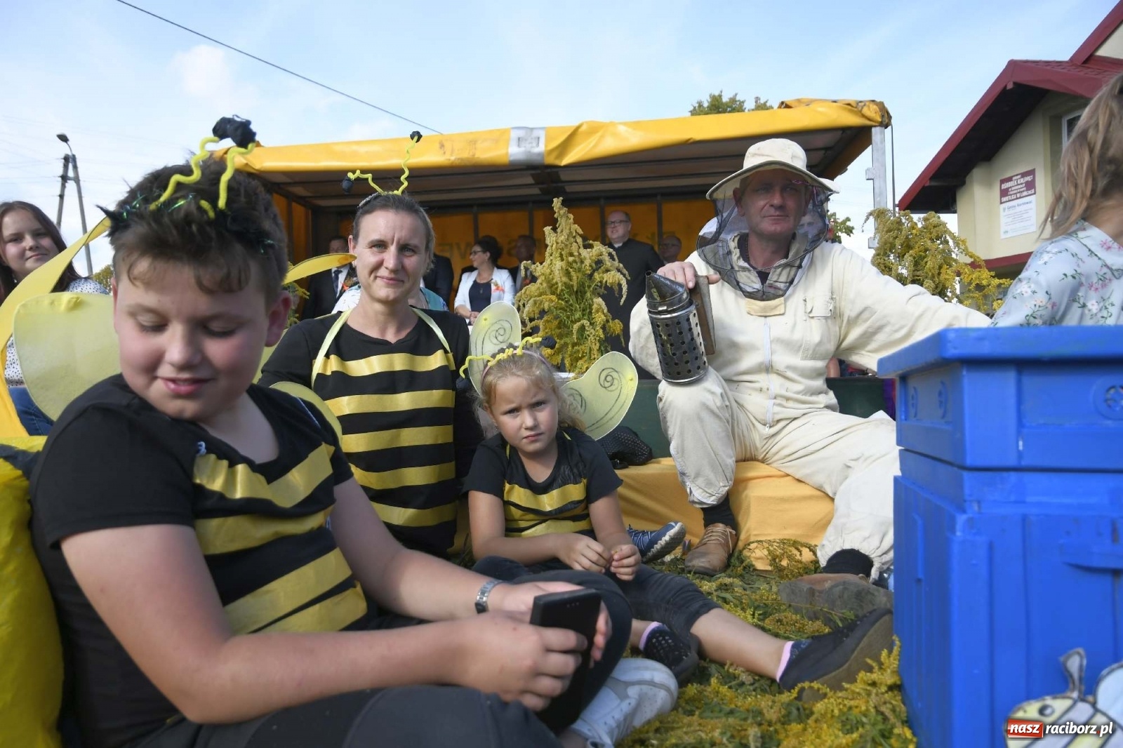 Zdjęcie w galerii na portalu naszraciborz.pl: Szaleństwo w Łańcach. Dożynki gminy Kornowac wiadomości z regionu