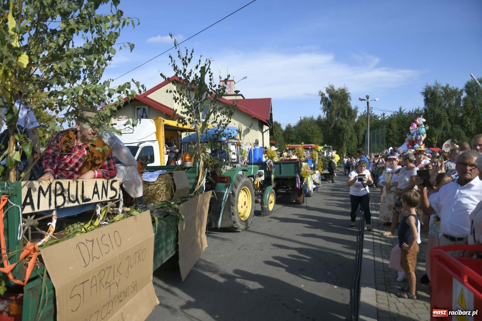 Zdjęcie w galerii na portalu naszraciborz.pl: Szaleństwo w Łańcach. Dożynki gminy Kornowac wiadomości z regionu