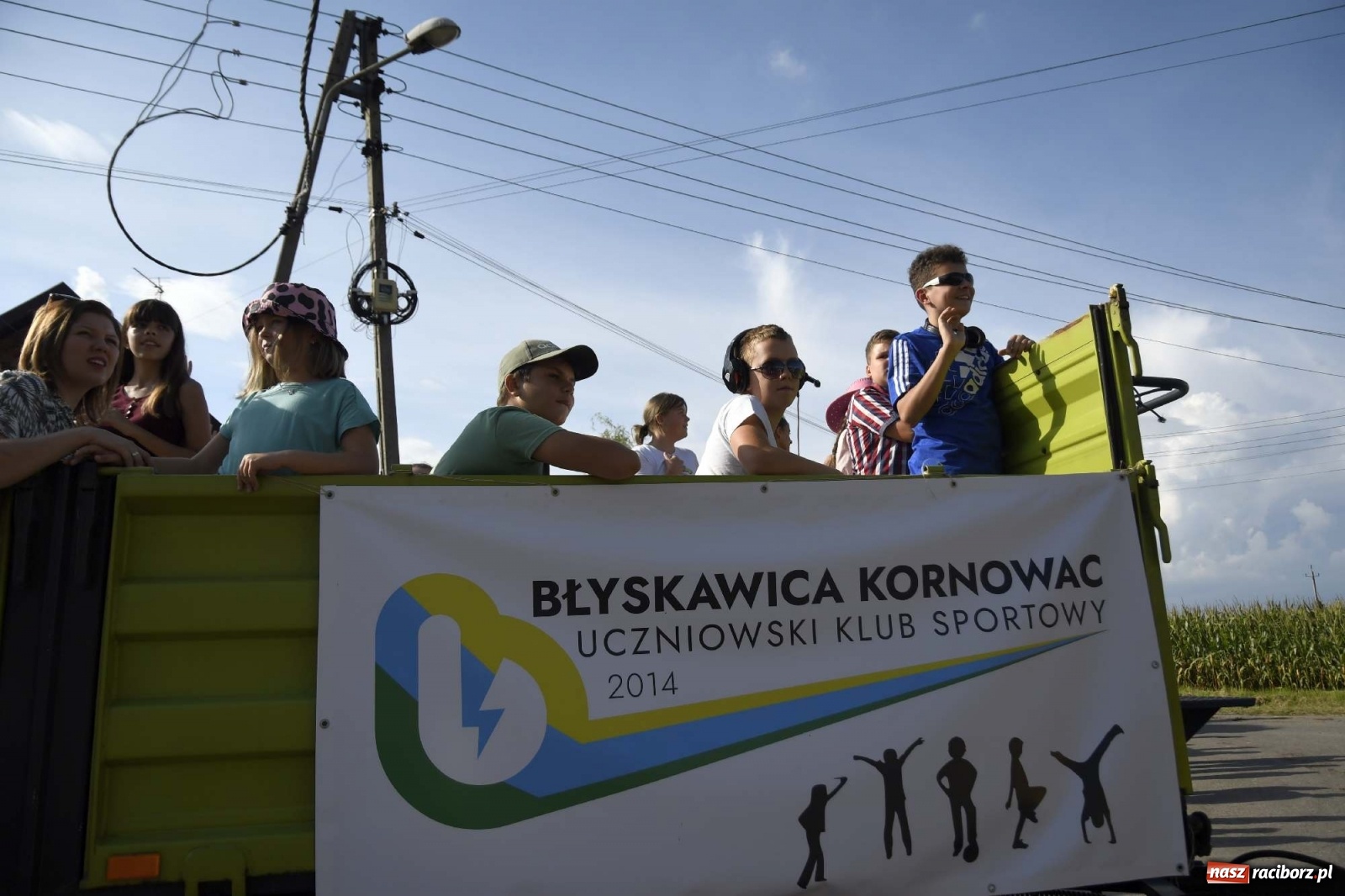 Zdjęcie w galerii na portalu naszraciborz.pl: Szaleństwo w Łańcach. Dożynki gminy Kornowac wiadomości z regionu