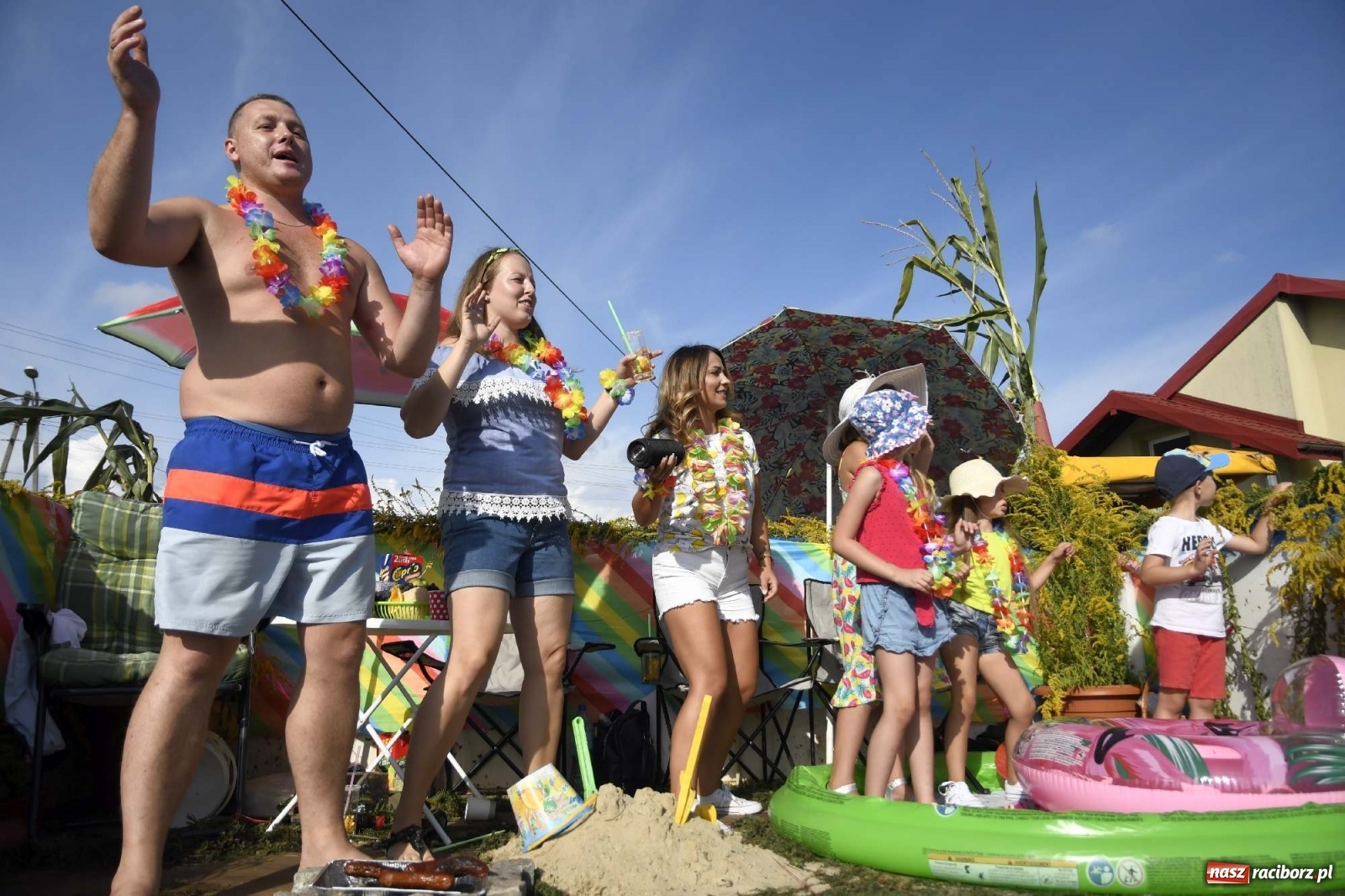 Zdjęcie w galerii na portalu naszraciborz.pl: Szaleństwo w Łańcach. Dożynki gminy Kornowac wiadomości z regionu