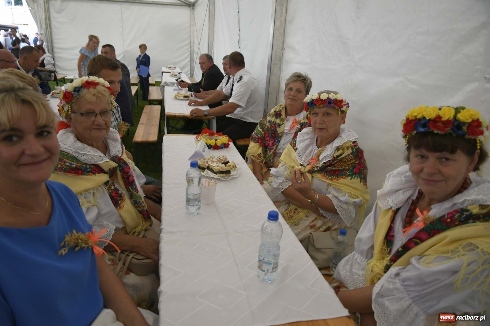 Zdjęcie w galerii na portalu naszraciborz.pl: Szaleństwo w Łańcach. Dożynki gminy Kornowac wiadomości z regionu