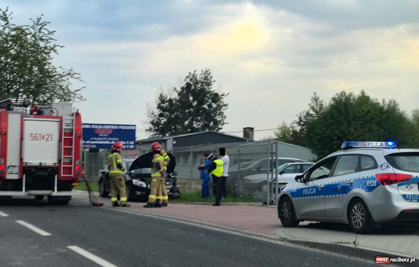Zdjęcie w galerii na portalu naszraciborz.pl: Zasnęła za kierownicą i uderzyła w skodę [FOTO] wiadomości z regionu