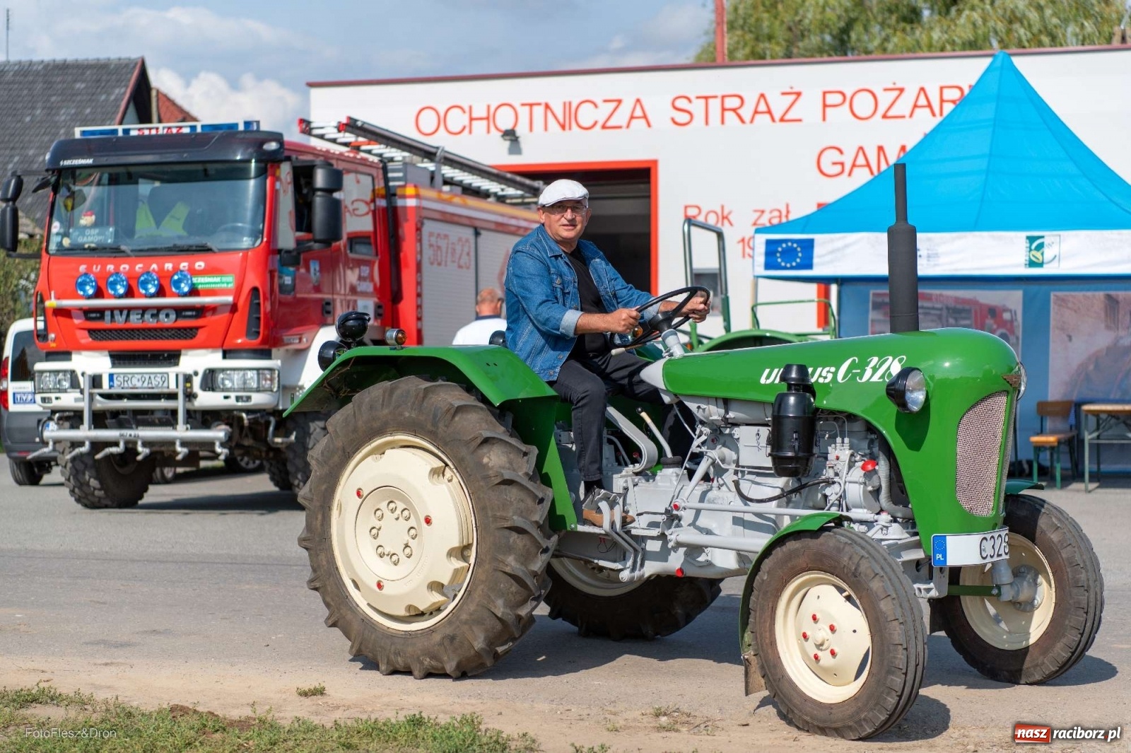 Zdjęcie w galerii na portalu naszraciborz.pl: Parada zabytkowych ciągników i maszyn rolniczych [FOTO i WIDEO] wiadomości z regionu