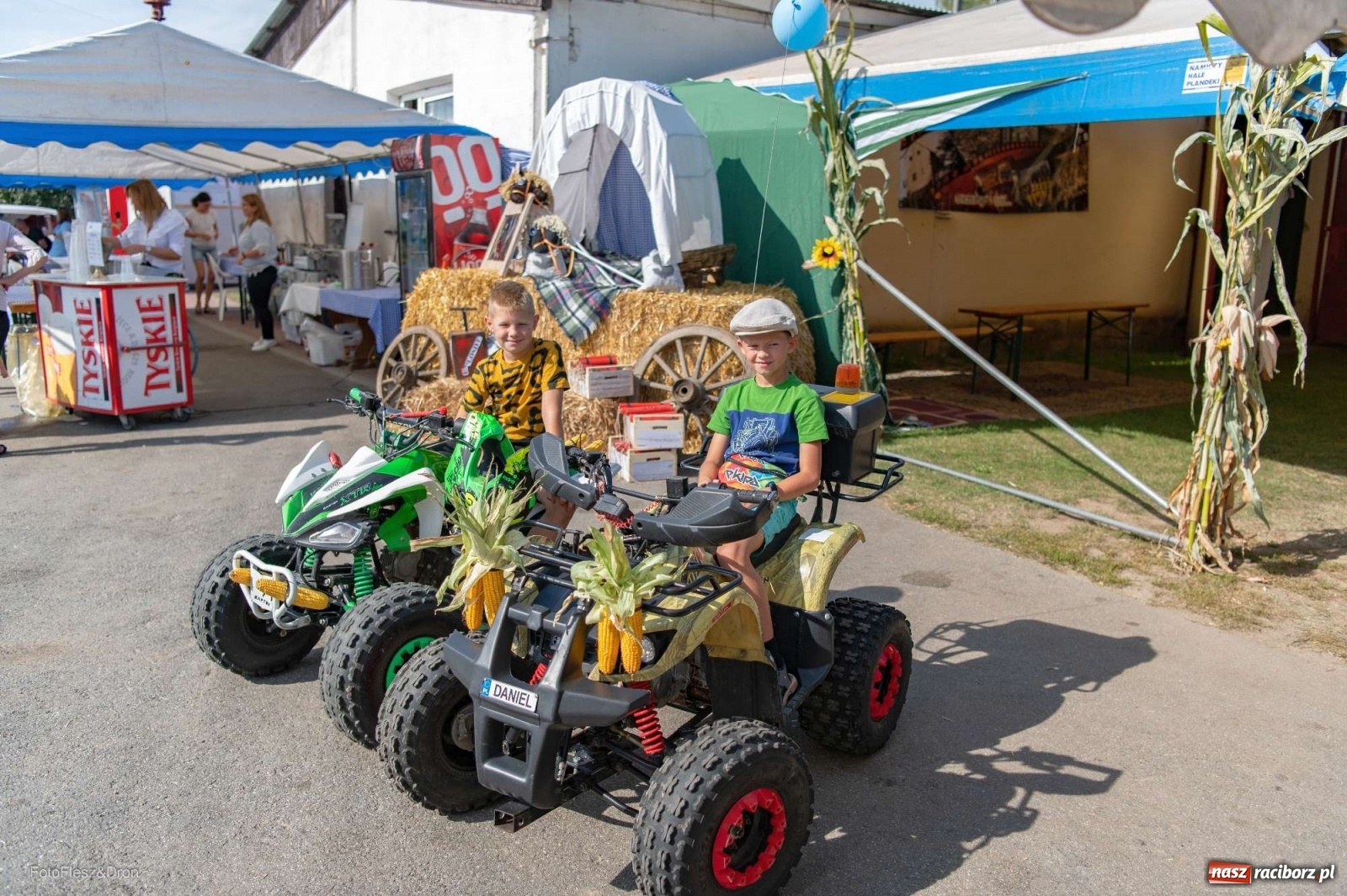 Zdjęcie w galerii na portalu naszraciborz.pl: Parada zabytkowych ciągników i maszyn rolniczych [FOTO i WIDEO] wiadomości z regionu