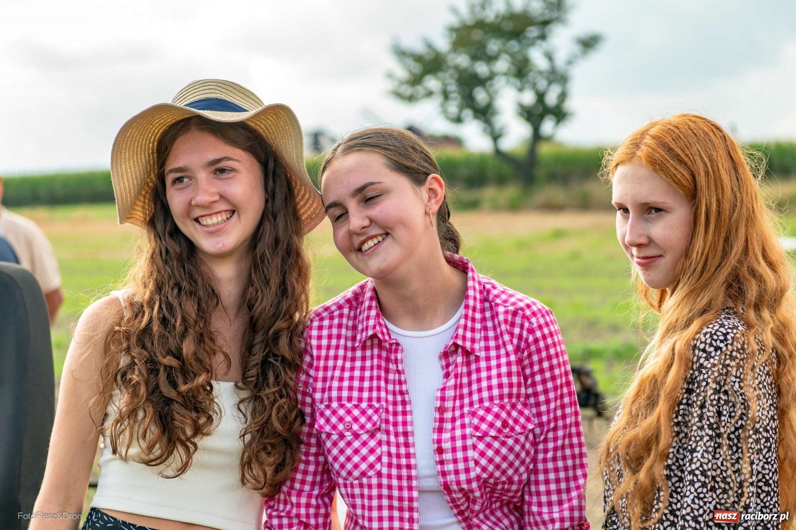 Zdjęcie w galerii na portalu naszraciborz.pl: Parada zabytkowych ciągników i maszyn rolniczych [FOTO i WIDEO] wiadomości z regionu