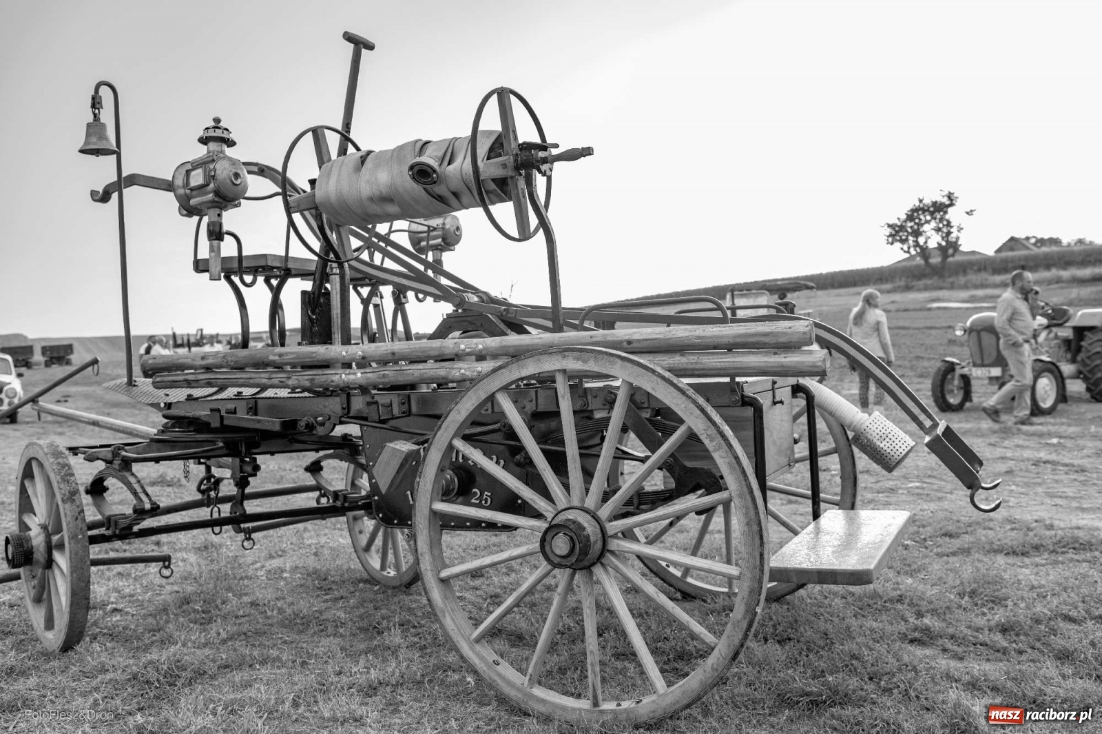Zdjęcie w galerii na portalu naszraciborz.pl: Parada zabytkowych ciągników i maszyn rolniczych [FOTO i WIDEO] wiadomości z regionu