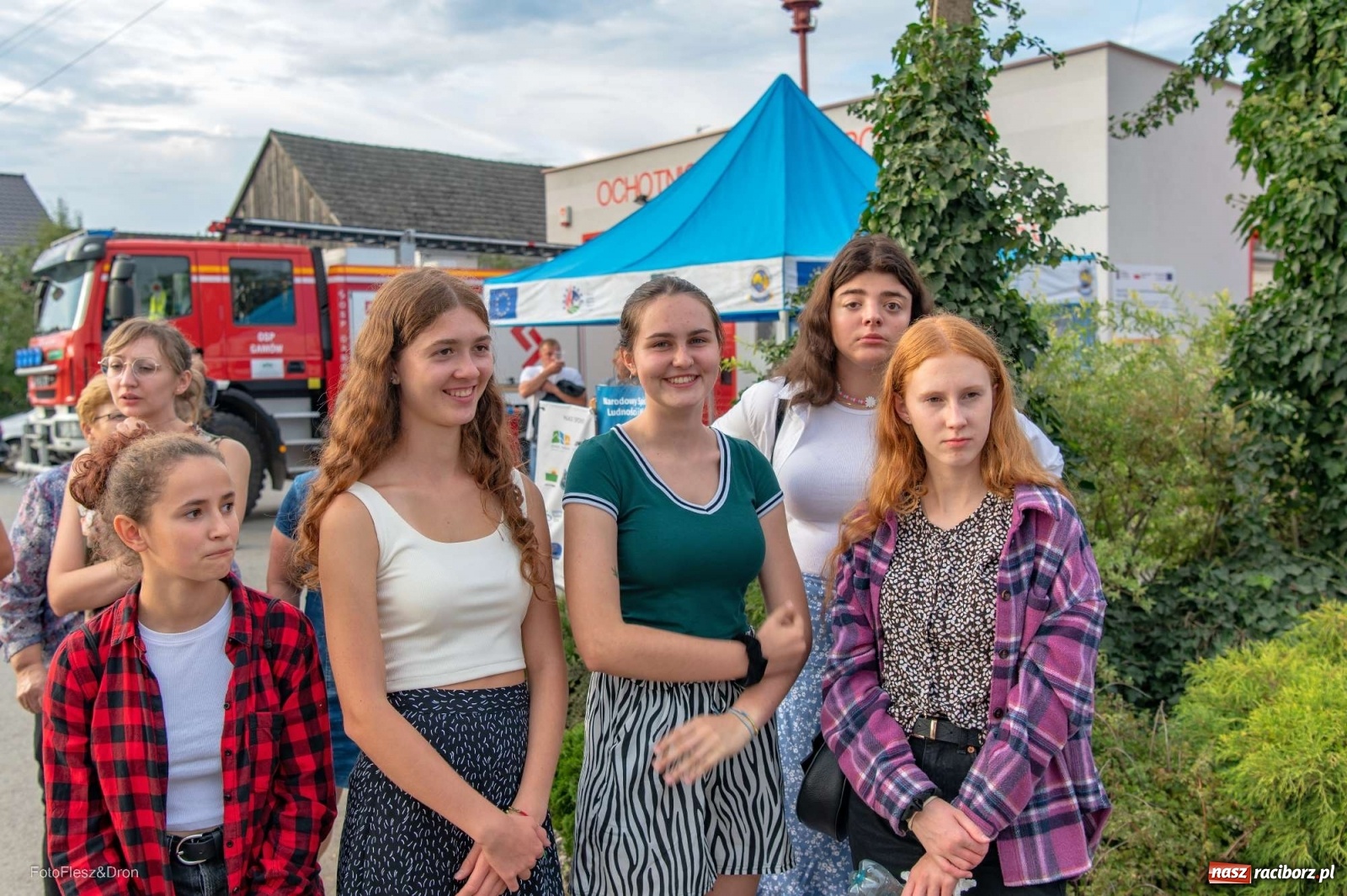 Zdjęcie w galerii na portalu naszraciborz.pl: Parada zabytkowych ciągników i maszyn rolniczych [FOTO i WIDEO] wiadomości z regionu
