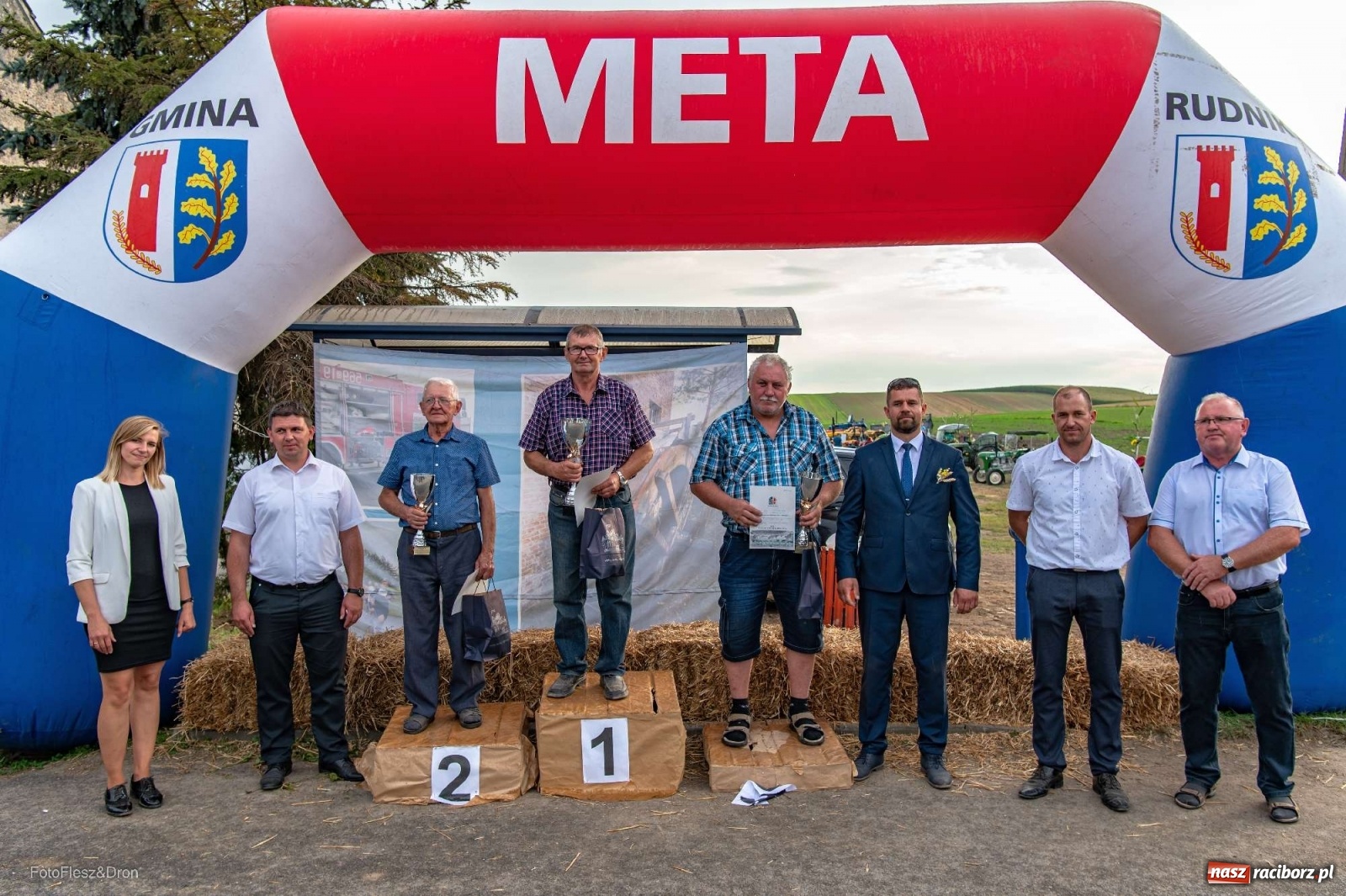 Zdjęcie w galerii na portalu naszraciborz.pl: Parada zabytkowych ciągników i maszyn rolniczych [FOTO i WIDEO] wiadomości z regionu