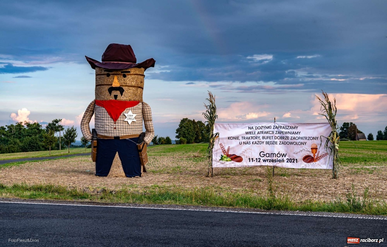 Zdjęcie w galerii na portalu naszraciborz.pl: Parada zabytkowych ciągników i maszyn rolniczych [FOTO i WIDEO] wiadomości z regionu