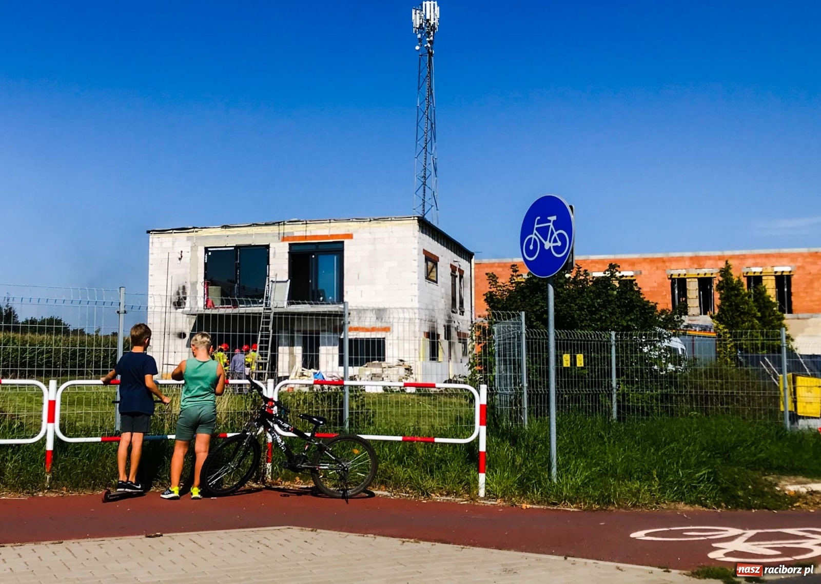 Zdjęcie w galerii na portalu naszraciborz.pl: Pożar na budowie przy Ocickiej [FOTO] wiadomości z regionu