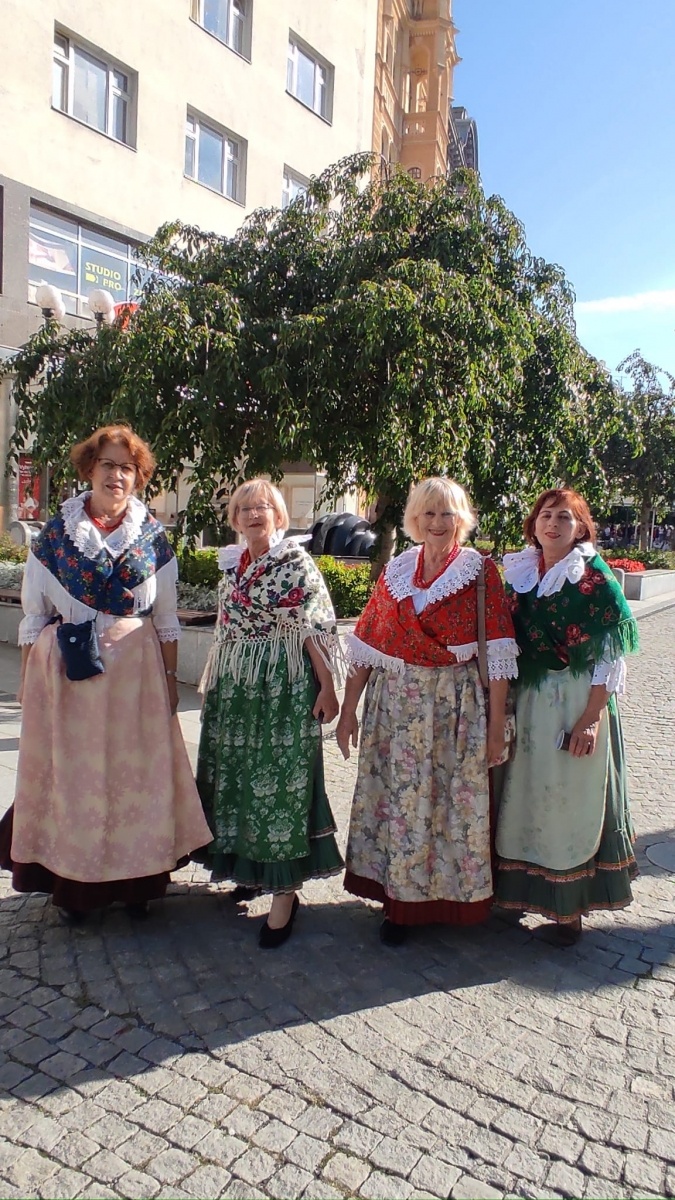 Zdjęcie w galerii na portalu naszraciborz.pl: Seniorzy Strzechy na gościnnych występach w Opawie wiadomości z regionu