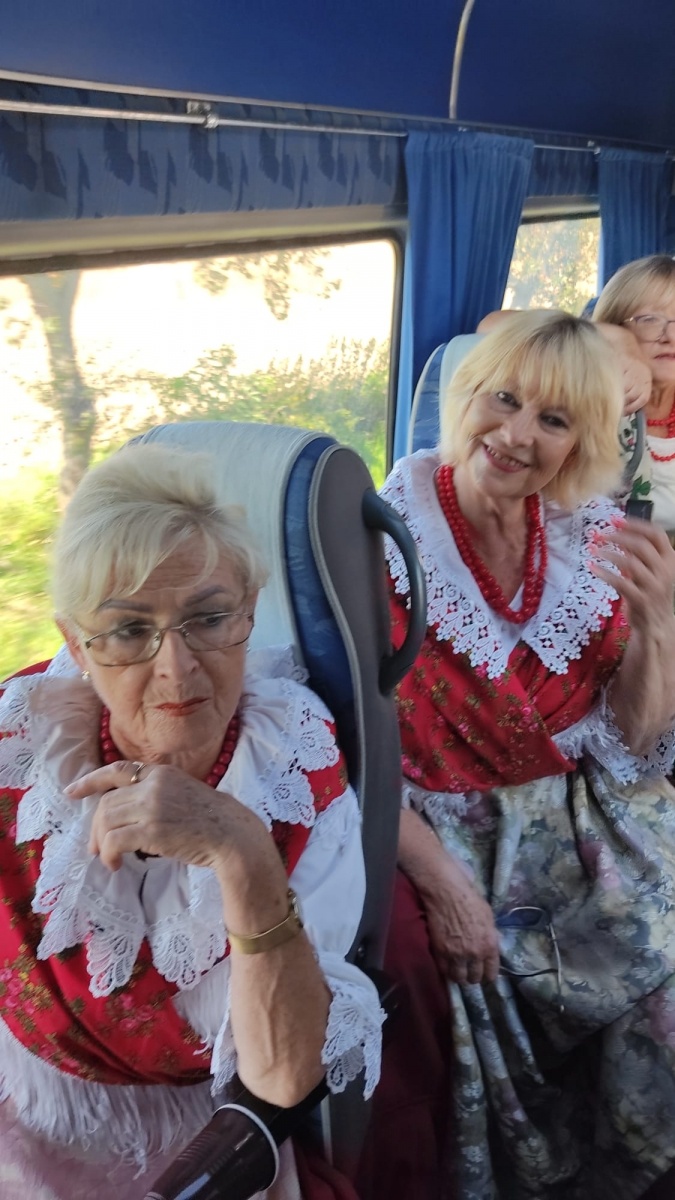 Zdjęcie w galerii na portalu naszraciborz.pl: Seniorzy Strzechy na gościnnych występach w Opawie wiadomości z regionu