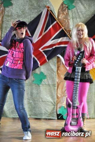 Zdjęcie w galerii na portalu naszraciborz.pl: Nie poprzestają na wkuwaniu słówek wiadomości z regionu