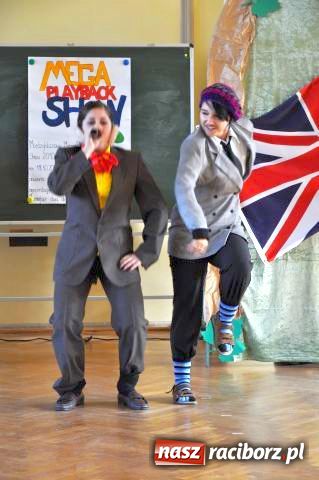 Zdjęcie w galerii na portalu naszraciborz.pl: Nie poprzestają na wkuwaniu słówek wiadomości z regionu