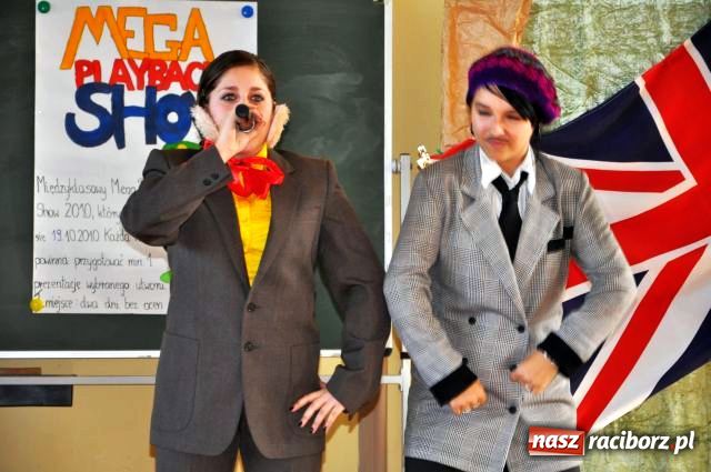 Zdjęcie w galerii na portalu naszraciborz.pl: Nie poprzestają na wkuwaniu słówek wiadomości z regionu