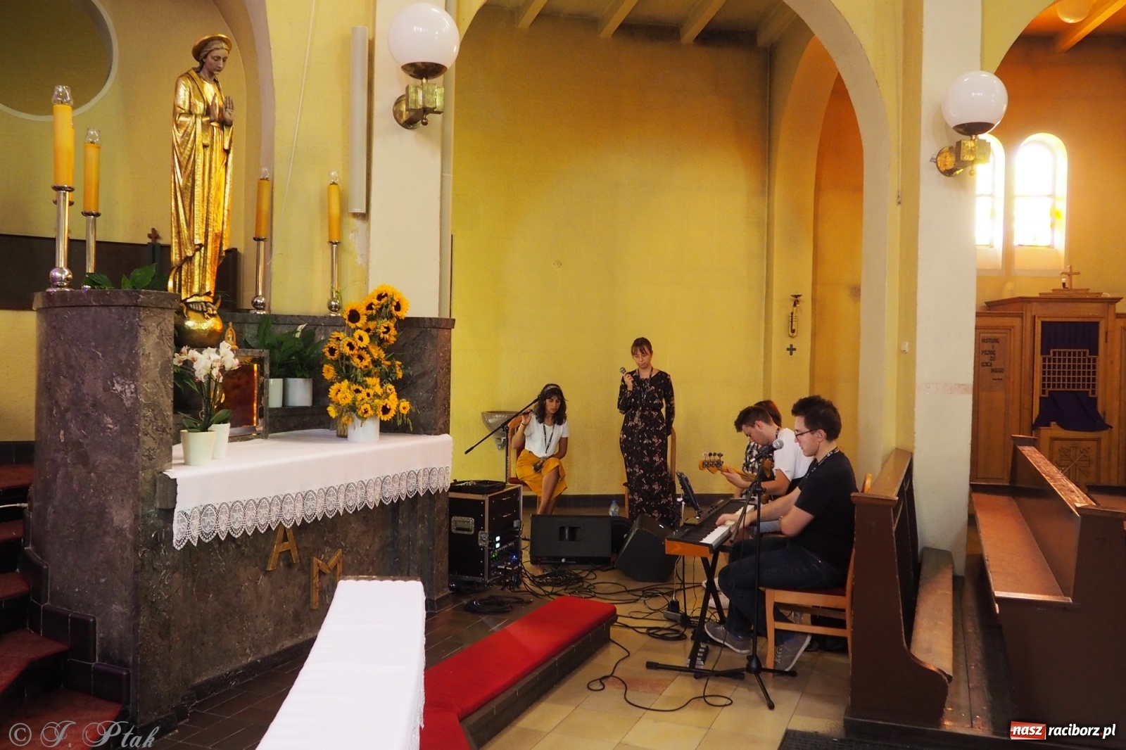 Zdjęcie w galerii na portalu naszraciborz.pl: Festiwal Spotkałem Pana - dzień 2 wiadomości z regionu