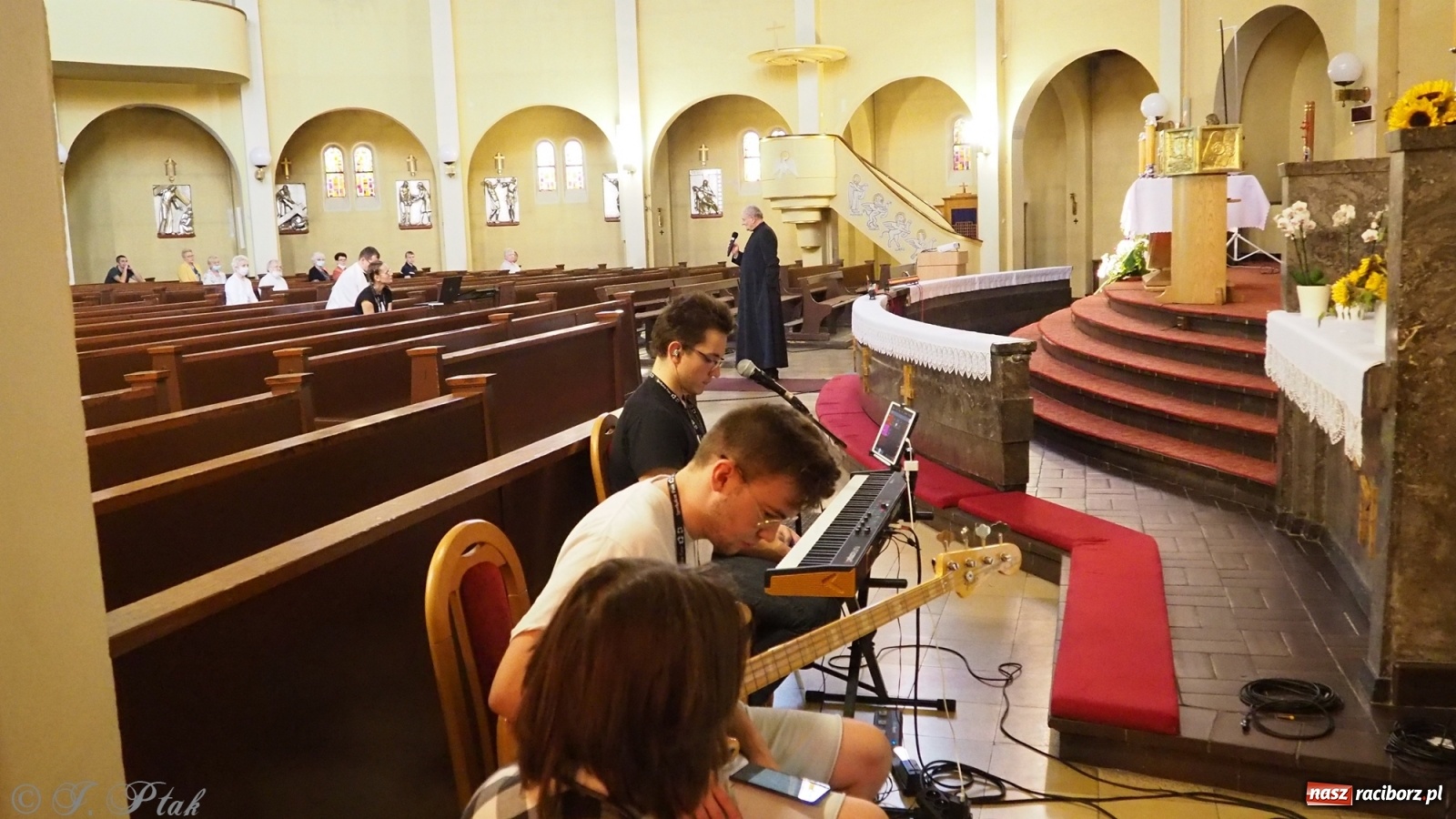 Zdjęcie w galerii na portalu naszraciborz.pl: Festiwal Spotkałem Pana - dzień 2 wiadomości z regionu