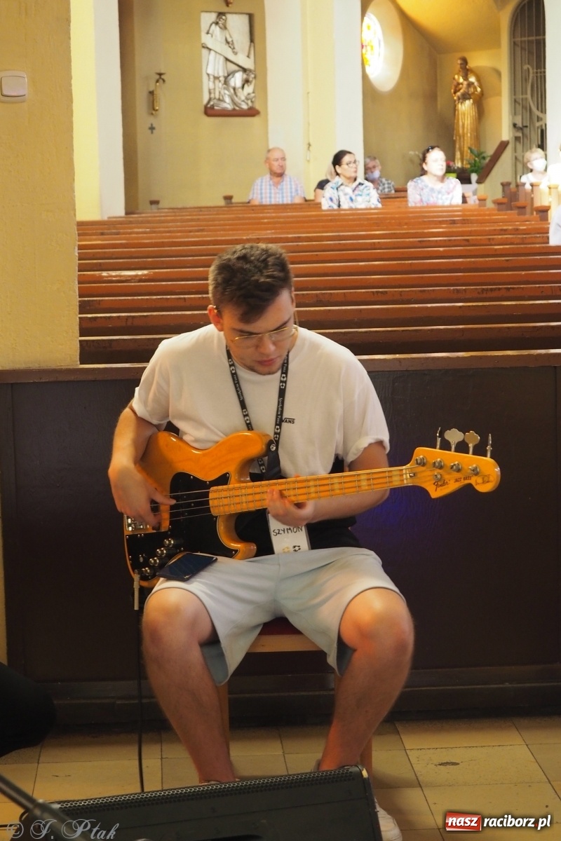 Zdjęcie w galerii na portalu naszraciborz.pl: Festiwal Spotkałem Pana - dzień 2 wiadomości z regionu