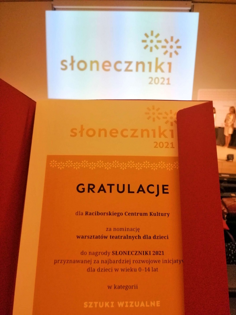 Zdjęcie w galerii na portalu naszraciborz.pl: Słoneczniki 2021 rozdane. Pięć nominacji dla Raciborskiego Centrum Kultury wiadomości z regionu
