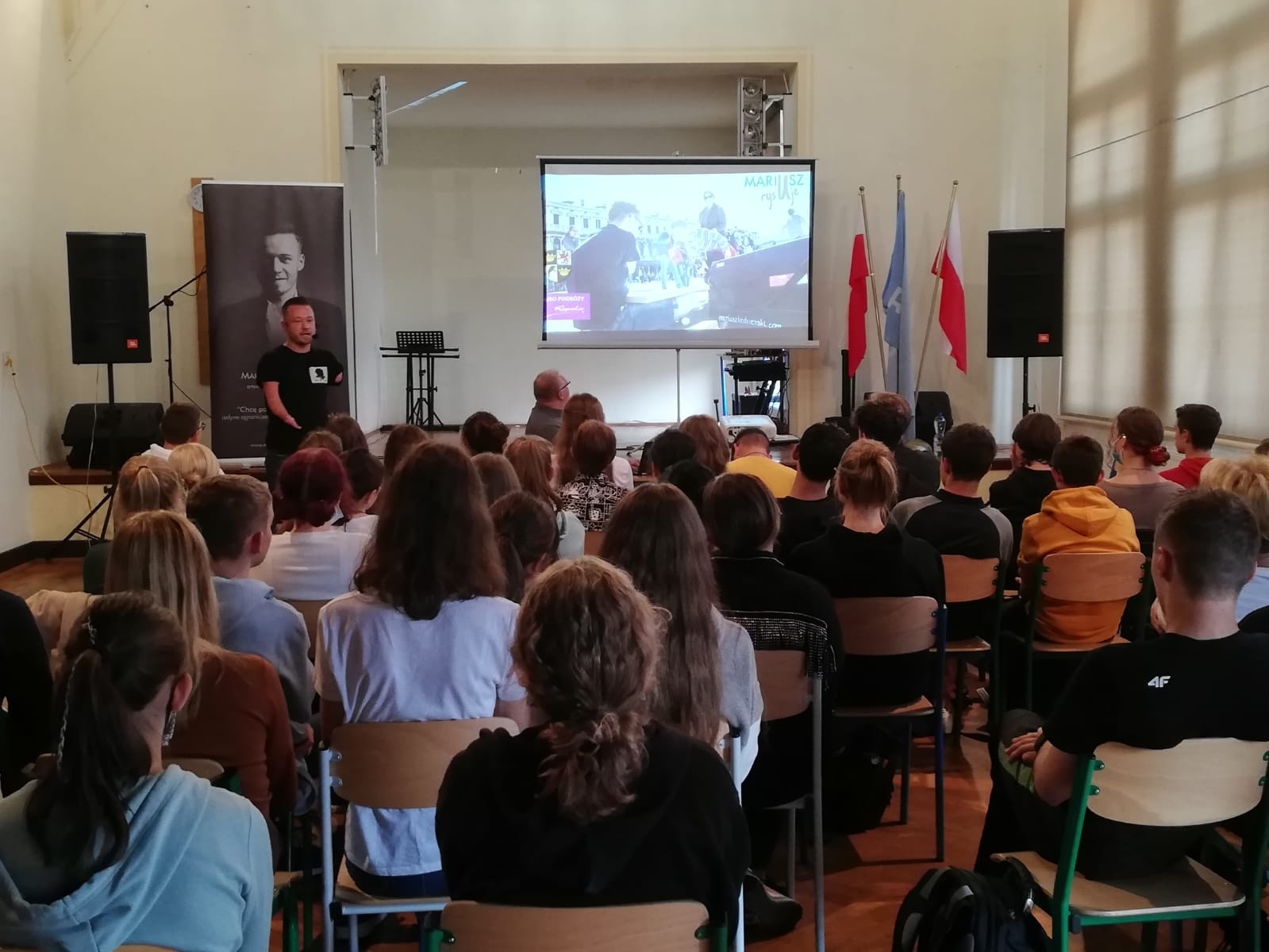 Zdjęcie w galerii na portalu naszraciborz.pl: Human First Tour w Diecezjalnym LO w Raciborzu wiadomości z regionu