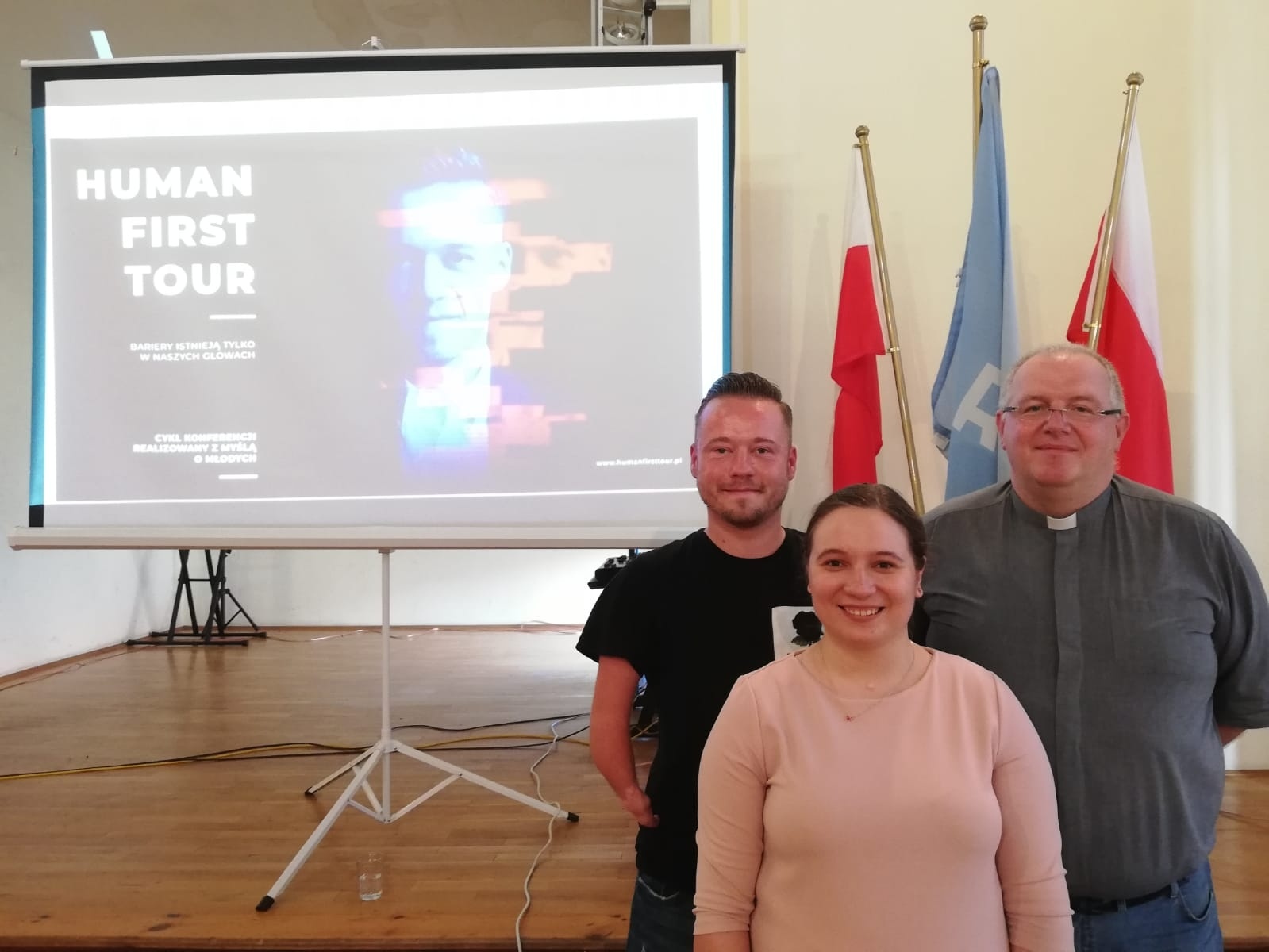 Zdjęcie w galerii na portalu naszraciborz.pl: Human First Tour w Diecezjalnym LO w Raciborzu wiadomości z regionu