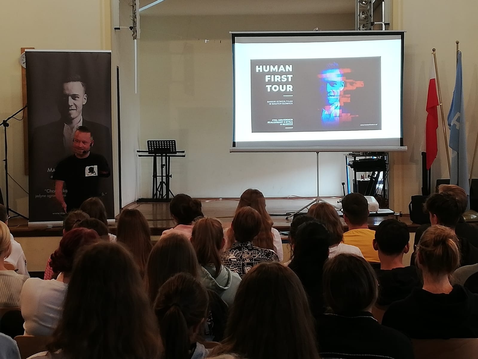 Zdjęcie w galerii na portalu naszraciborz.pl: Human First Tour w Diecezjalnym LO w Raciborzu wiadomości z regionu