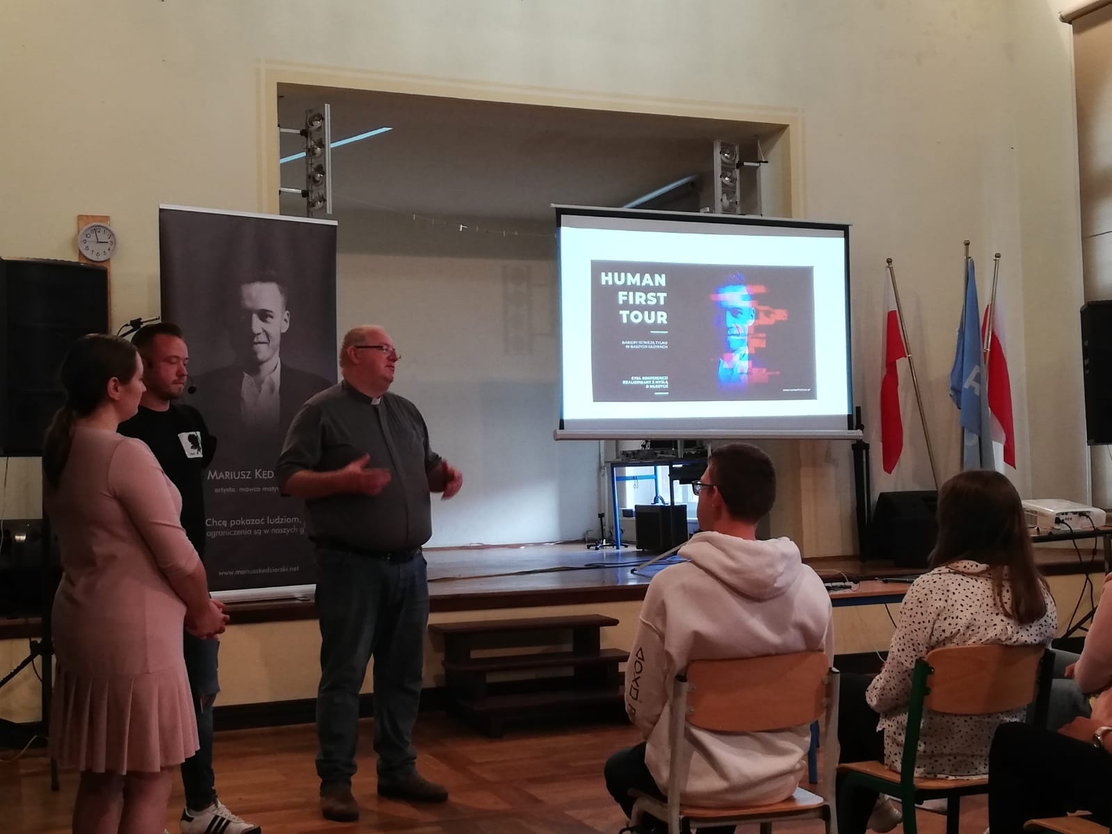 Zdjęcie w galerii na portalu naszraciborz.pl: Human First Tour w Diecezjalnym LO w Raciborzu wiadomości z regionu