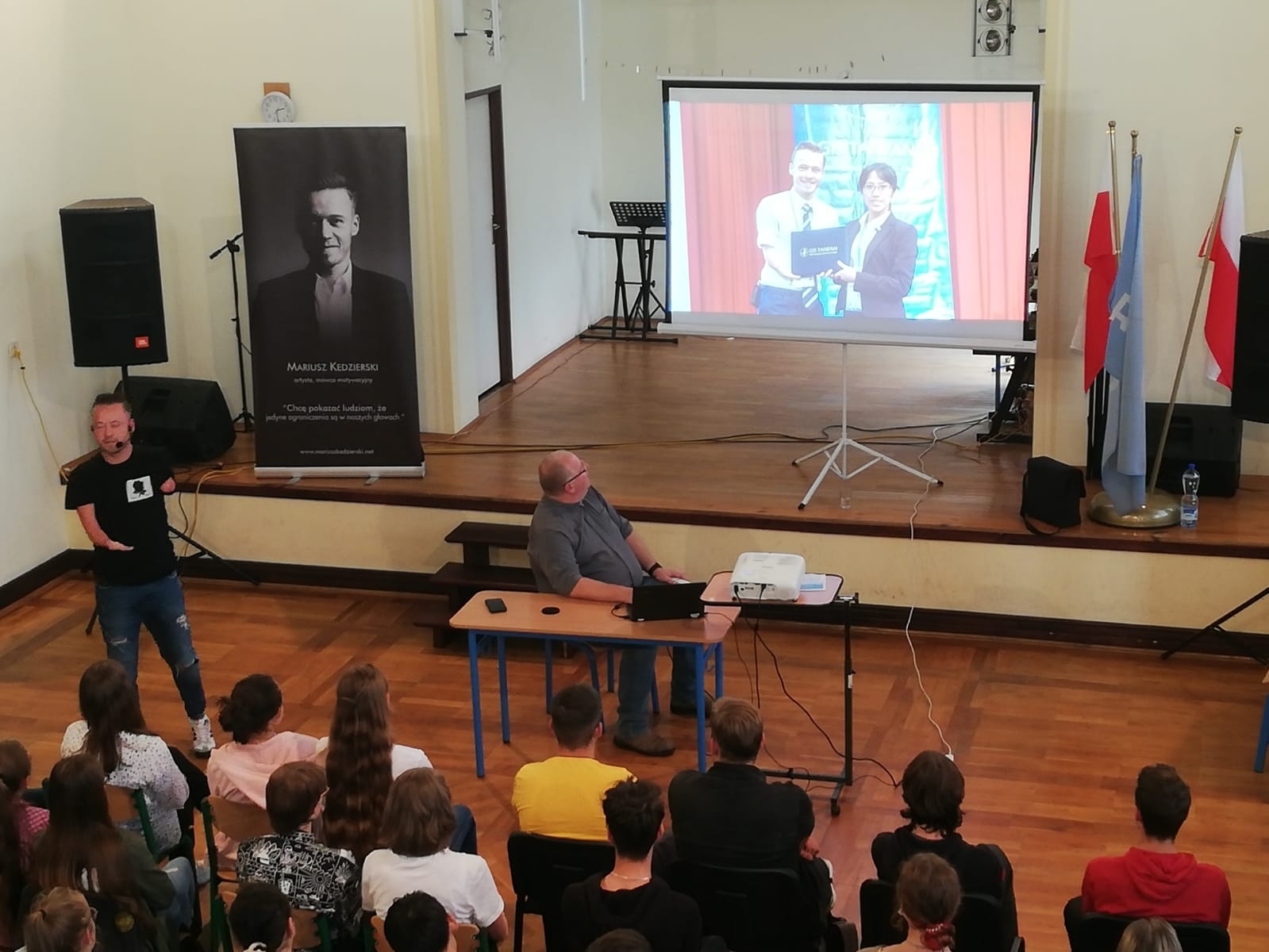 Zdjęcie w galerii na portalu naszraciborz.pl: Human First Tour w Diecezjalnym LO w Raciborzu wiadomości z regionu