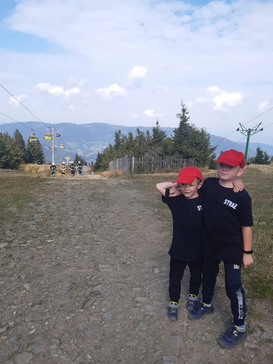 Zdjęcie w galerii na portalu naszraciborz.pl: Druhowie z Gminy Krzyżanowice zdobyli Skrzyczne [FOTO] wiadomości z regionu