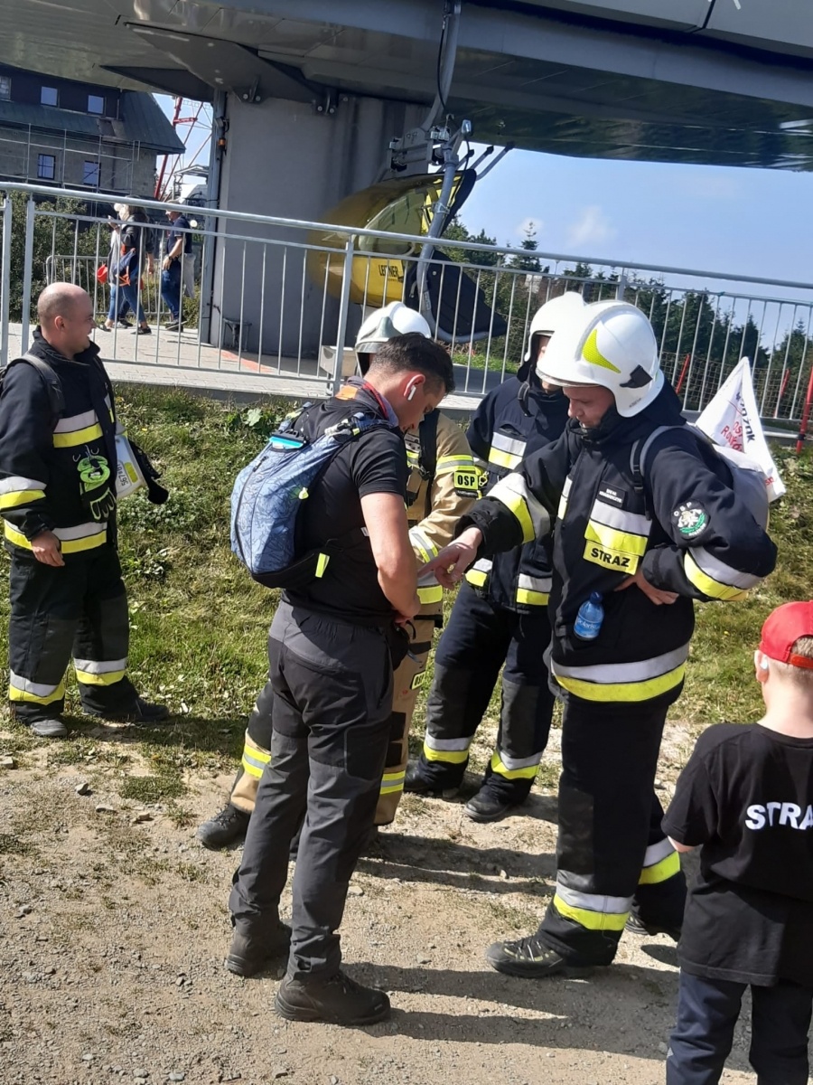 Zdjęcie w galerii na portalu naszraciborz.pl: Druhowie z Gminy Krzyżanowice zdobyli Skrzyczne [FOTO] wiadomości z regionu
