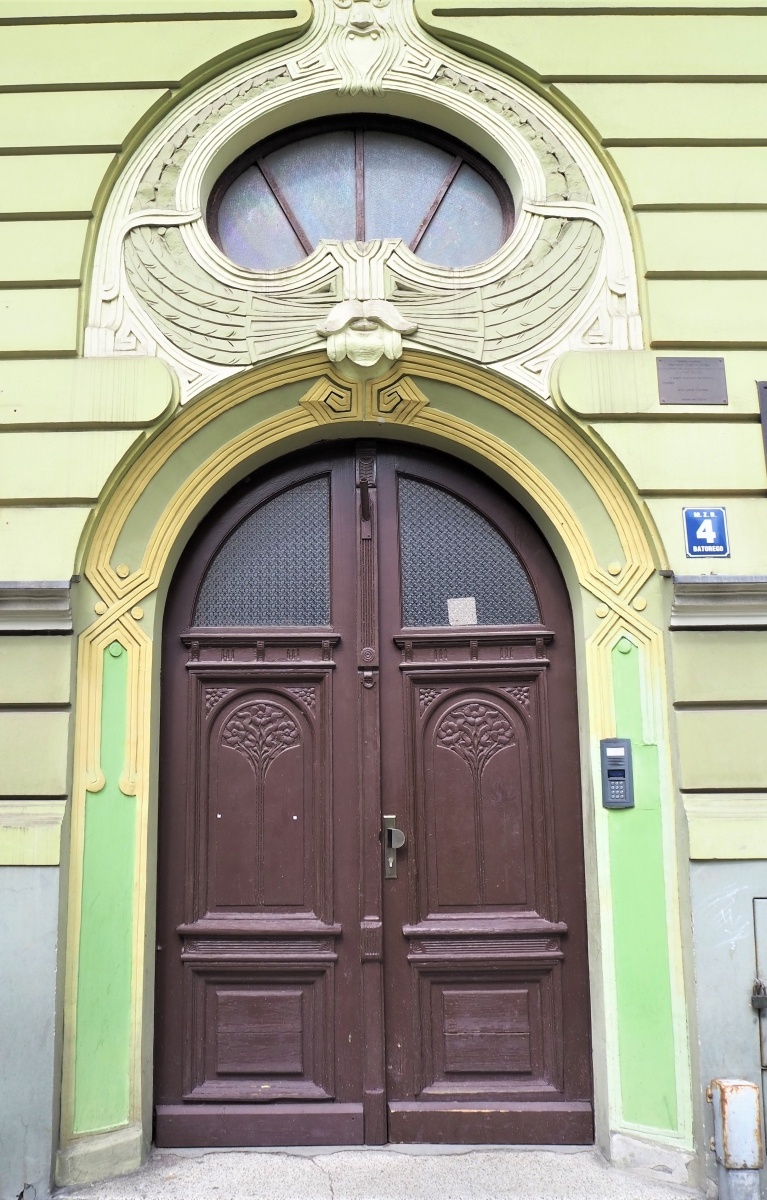 Zdjęcie w galerii na portalu naszraciborz.pl: Takie drzwi to skarb. Racibórz ma ich sporo wiadomości z regionu