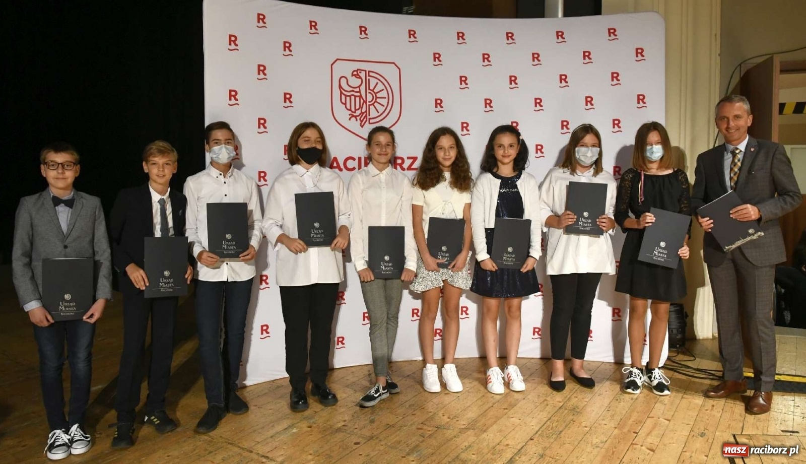 Zdjęcie w galerii na portalu naszraciborz.pl: Prymusi raciborskich szkół z dyplomami i nagrodami od prezydenta [FOTO i WIDEO] wiadomości z regionu