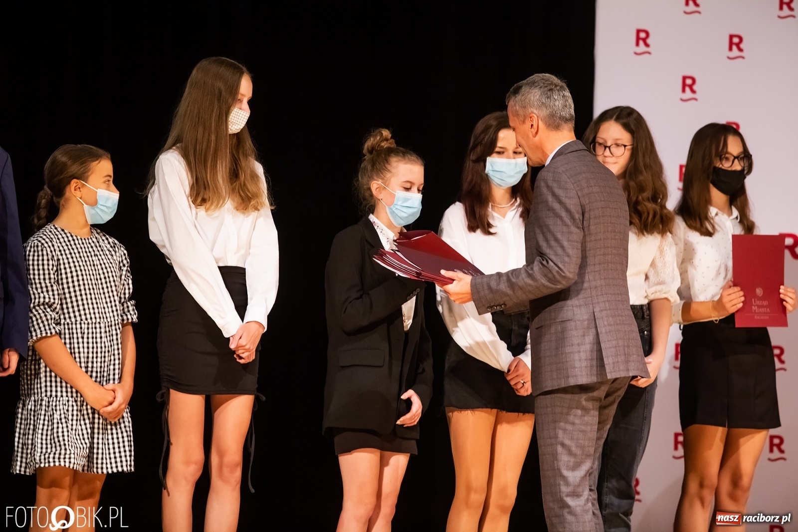 Zdjęcie w galerii na portalu naszraciborz.pl: Prymusi raciborskich szkół z dyplomami i nagrodami od prezydenta [FOTO i WIDEO] wiadomości z regionu