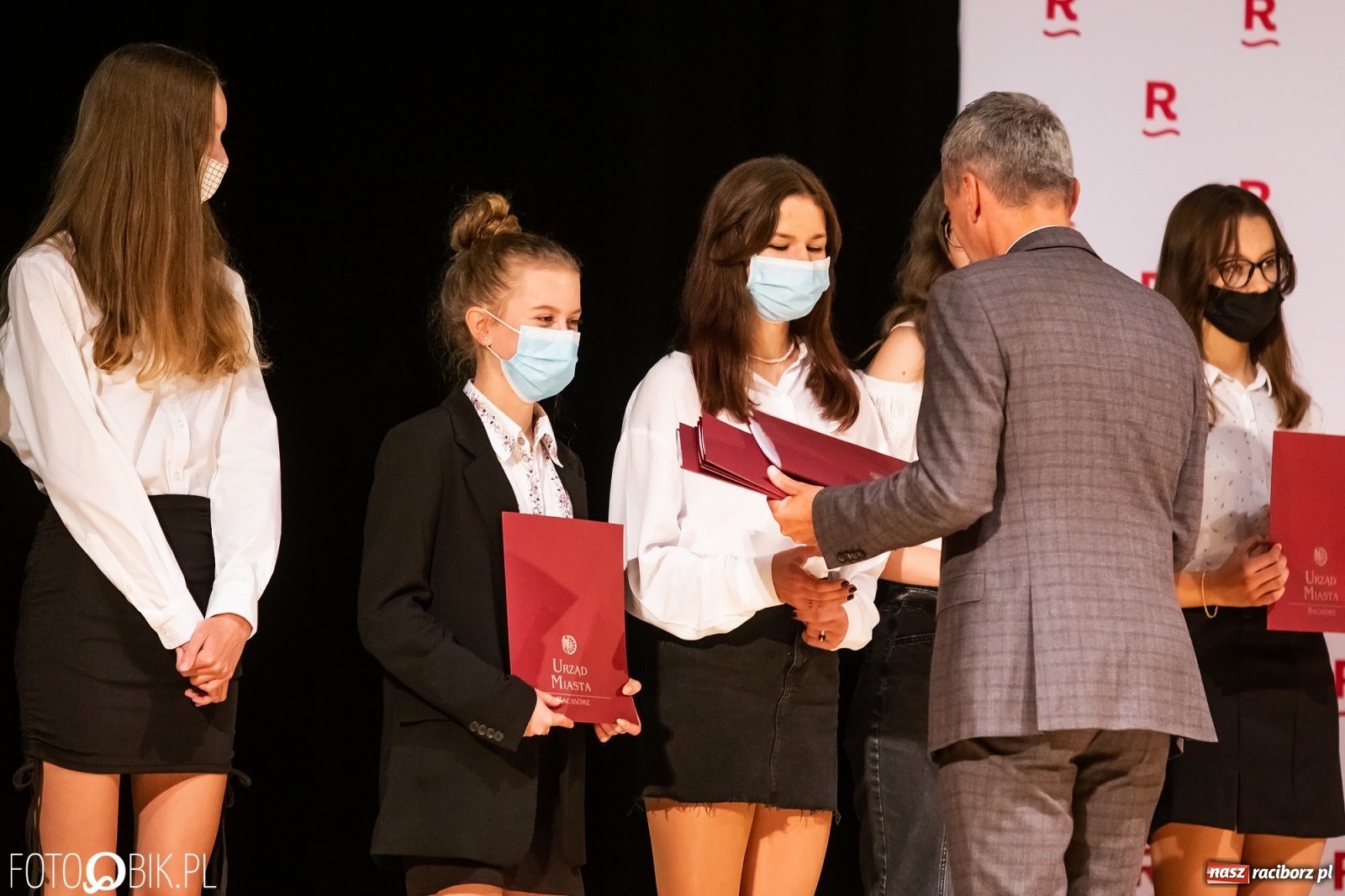 Zdjęcie w galerii na portalu naszraciborz.pl: Prymusi raciborskich szkół z dyplomami i nagrodami od prezydenta [FOTO i WIDEO] wiadomości z regionu