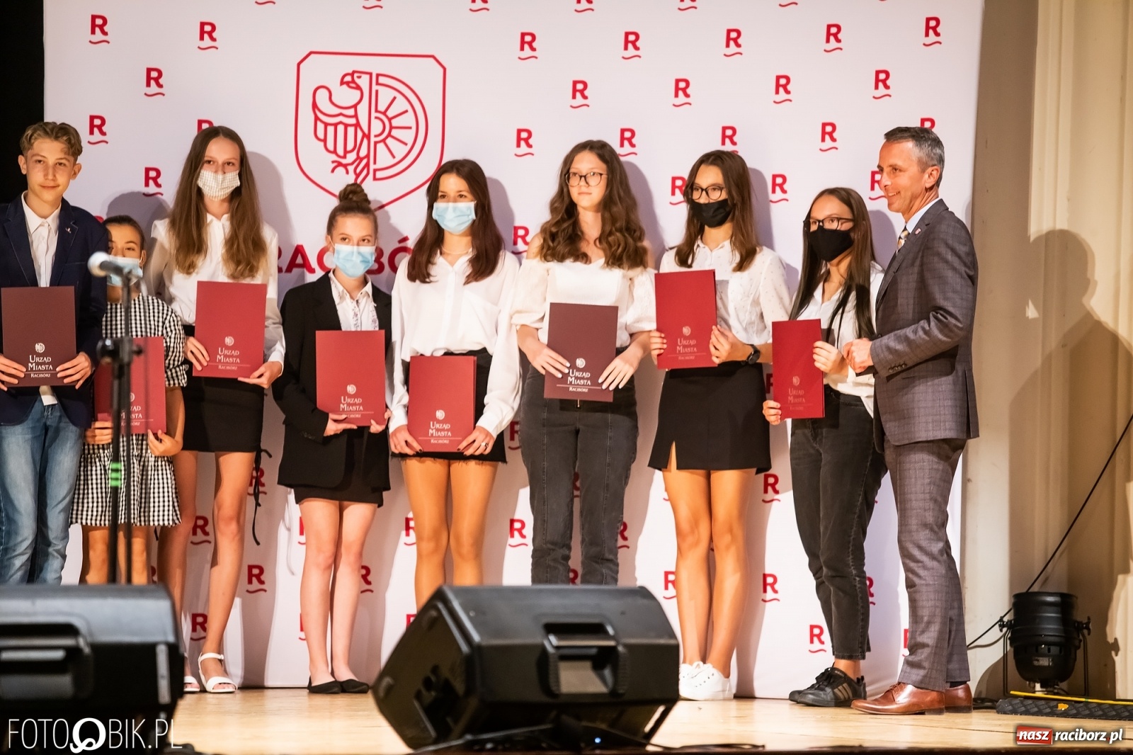 Zdjęcie w galerii na portalu naszraciborz.pl: Prymusi raciborskich szkół z dyplomami i nagrodami od prezydenta [FOTO i WIDEO] wiadomości z regionu