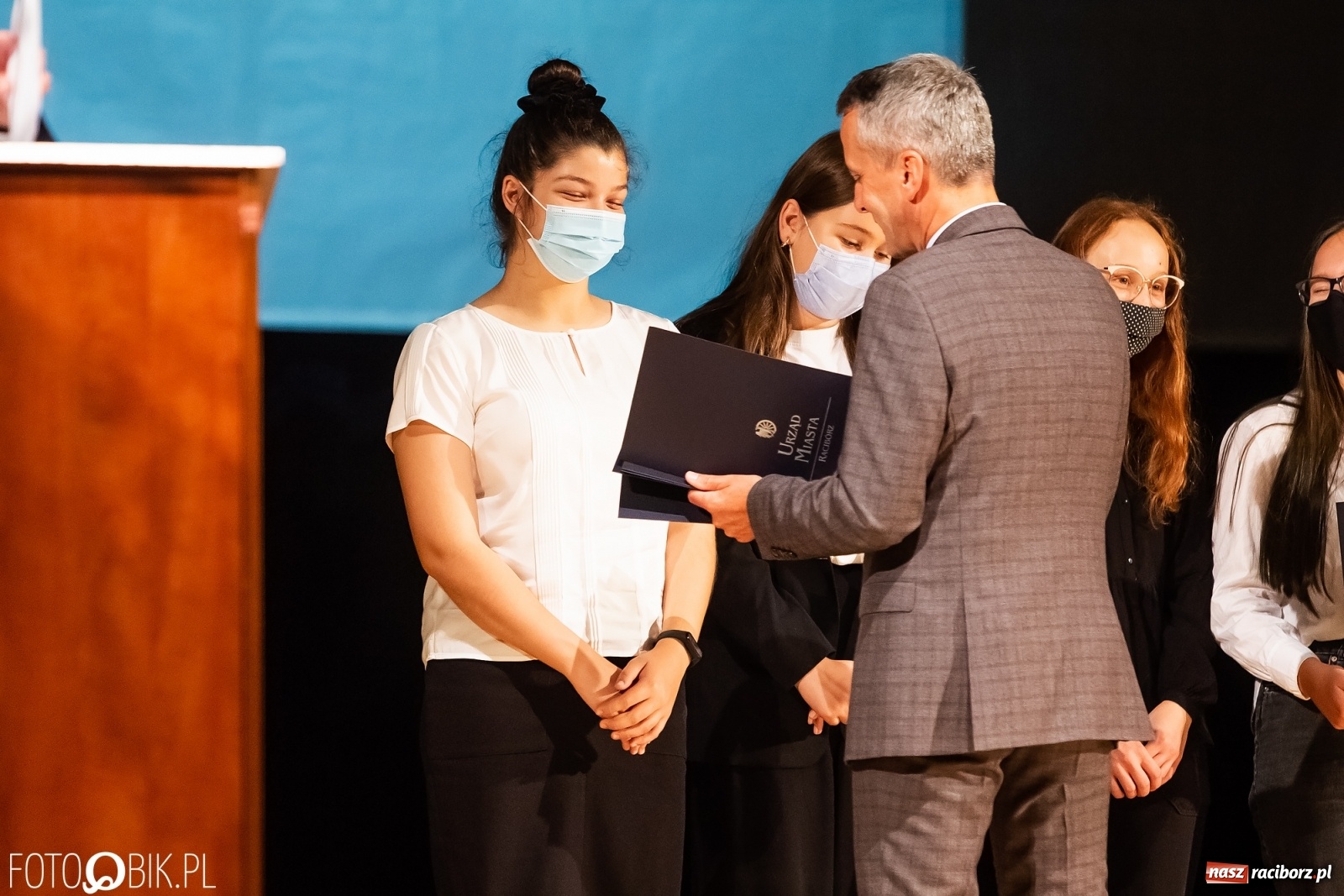 Zdjęcie w galerii na portalu naszraciborz.pl: Prymusi raciborskich szkół z dyplomami i nagrodami od prezydenta [FOTO i WIDEO] wiadomości z regionu