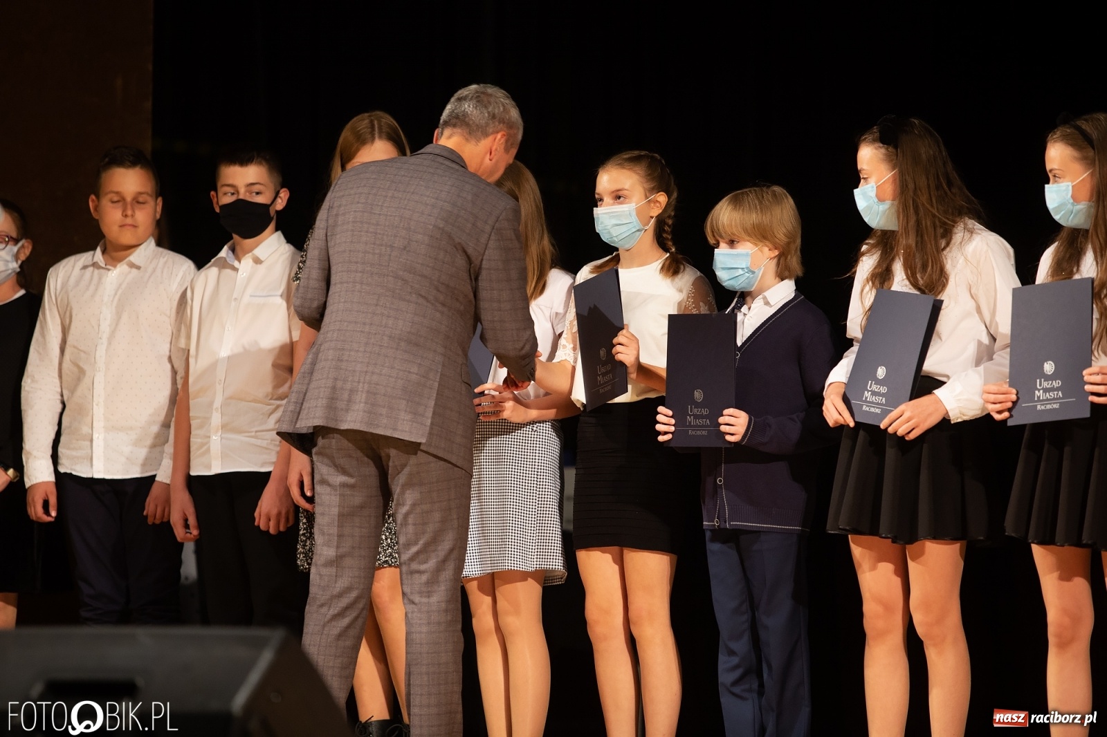 Zdjęcie w galerii na portalu naszraciborz.pl: Prymusi raciborskich szkół z dyplomami i nagrodami od prezydenta [FOTO i WIDEO] wiadomości z regionu